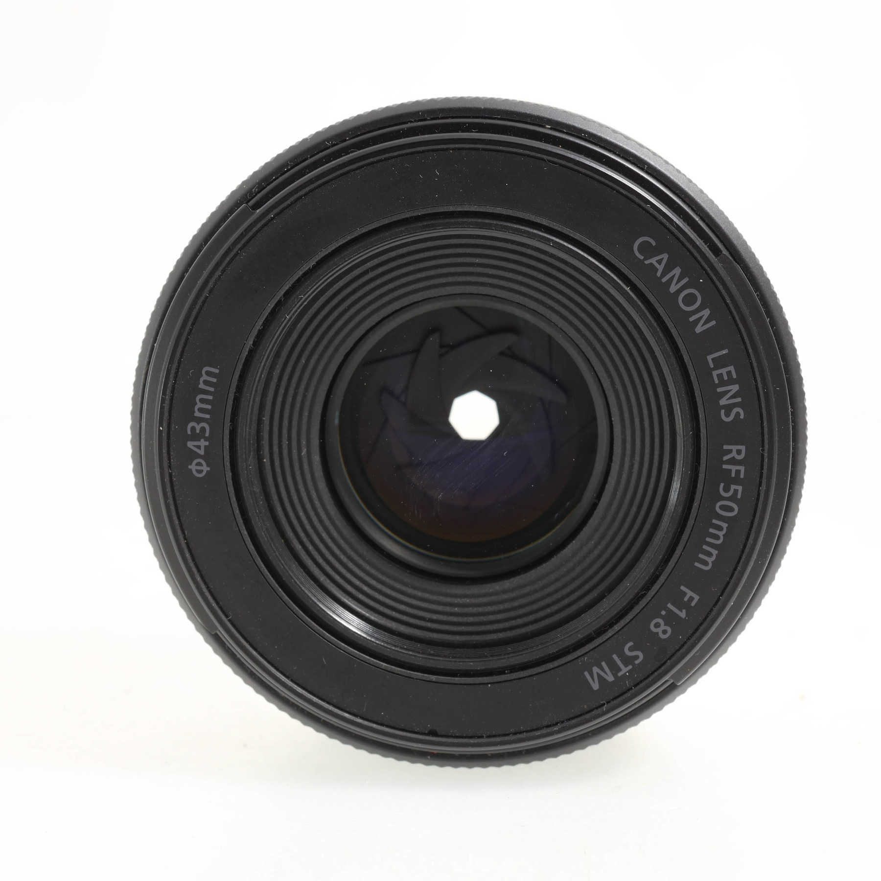 Canon RF 50mm f/1.8 STM Canon RF 50mm f/1.8 STM