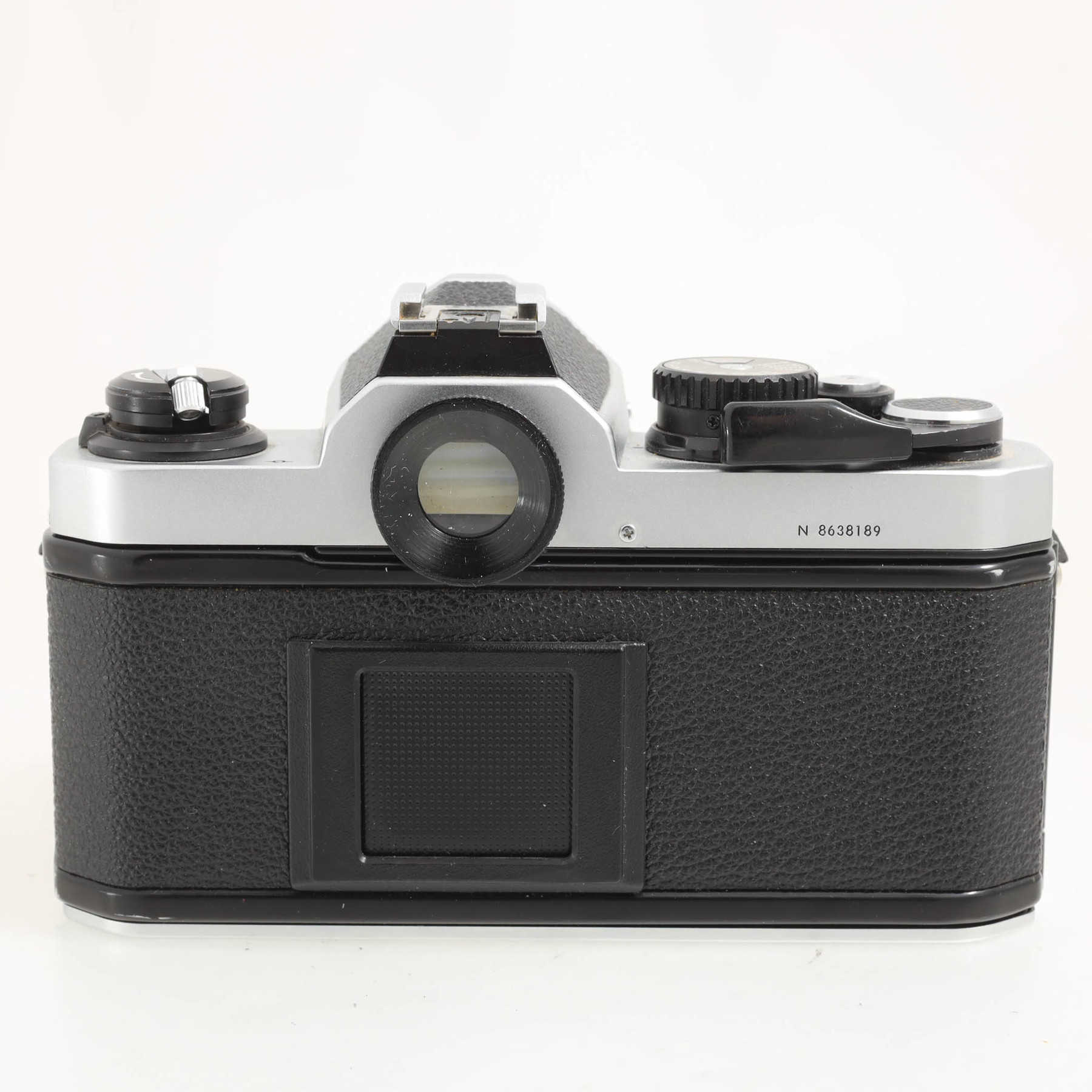 Nikon FM2n с объективом 43-86mm f/3.5 Zoom-Nikkor Nikon FM2n с объективом 43-86mm f/3.5 Zoom-Nikkor