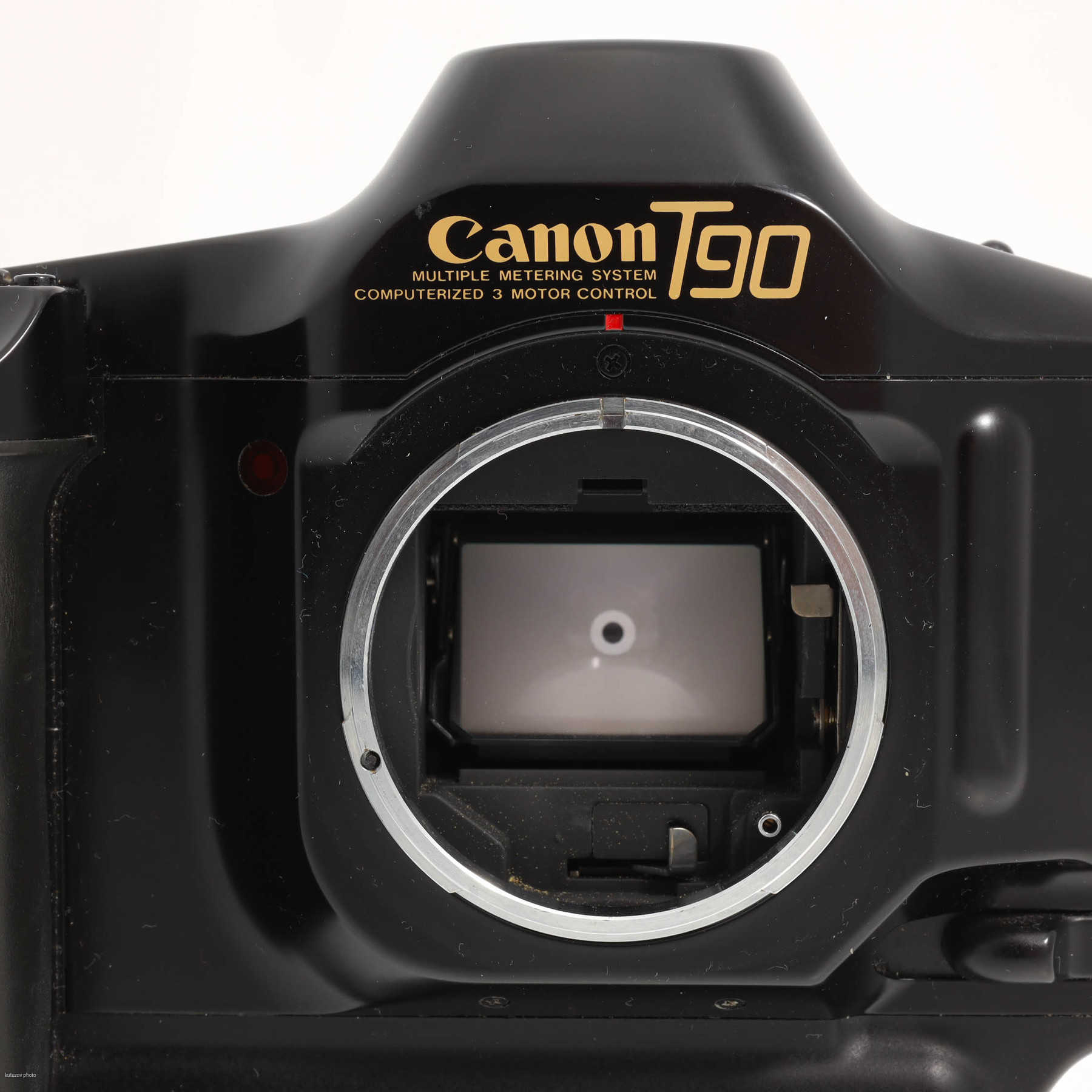 Canon T90 с объективом FD 50mm f/1.8 Canon T90 с объективом FD 50mm f/1.8