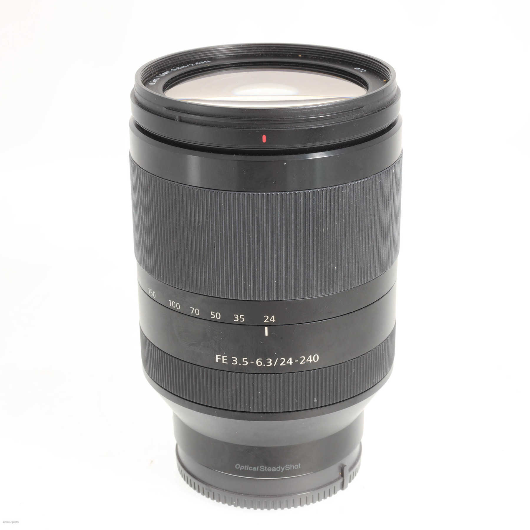 Sony FE 24-240mm f/3.5-6.3 Sony FE 24-240mm f/3.5-6.3