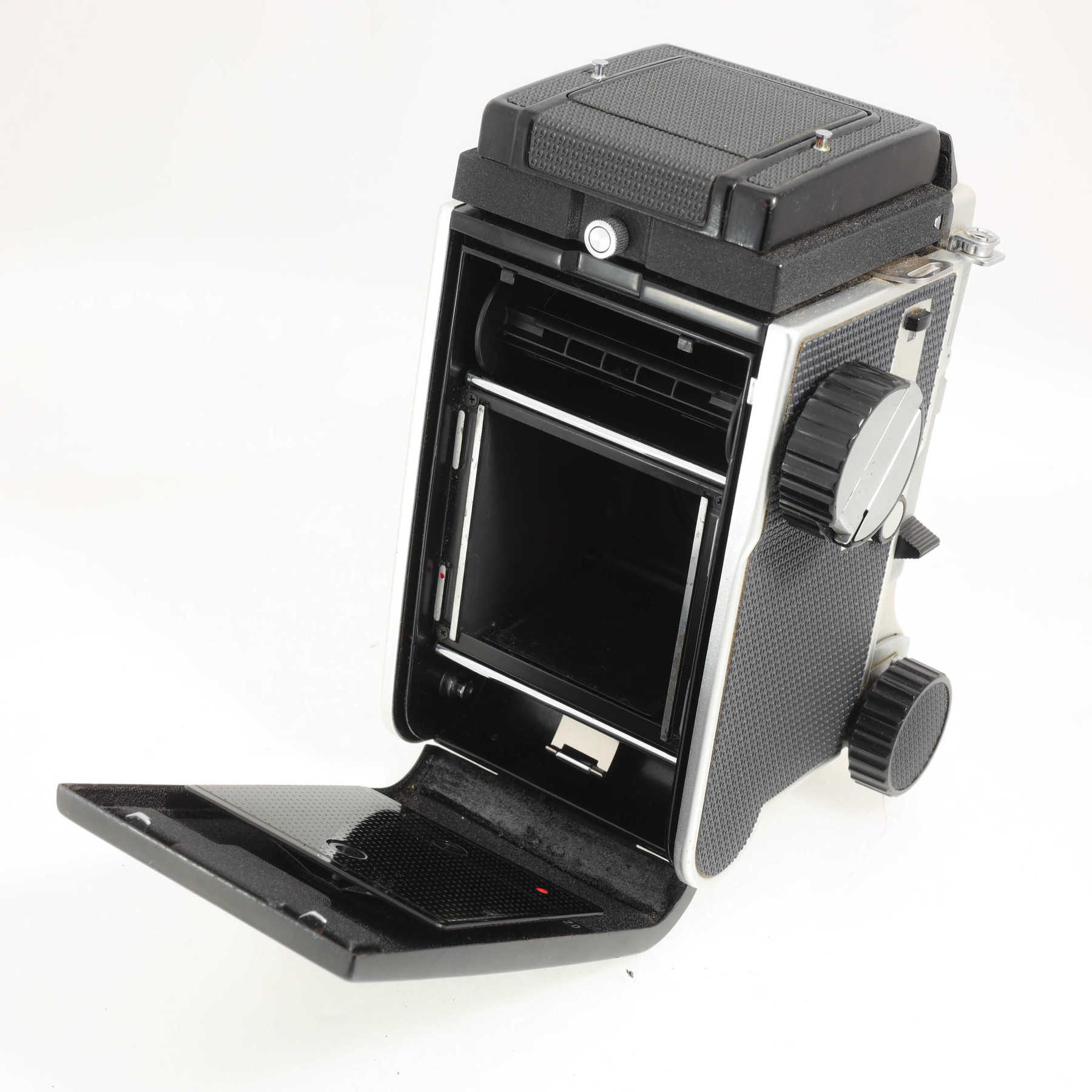 Mamiya C220 Professional с объективом 80mm f/2.8 Sekor Mamiya C220 Professional с объективом 80mm f/2.8 Sekor