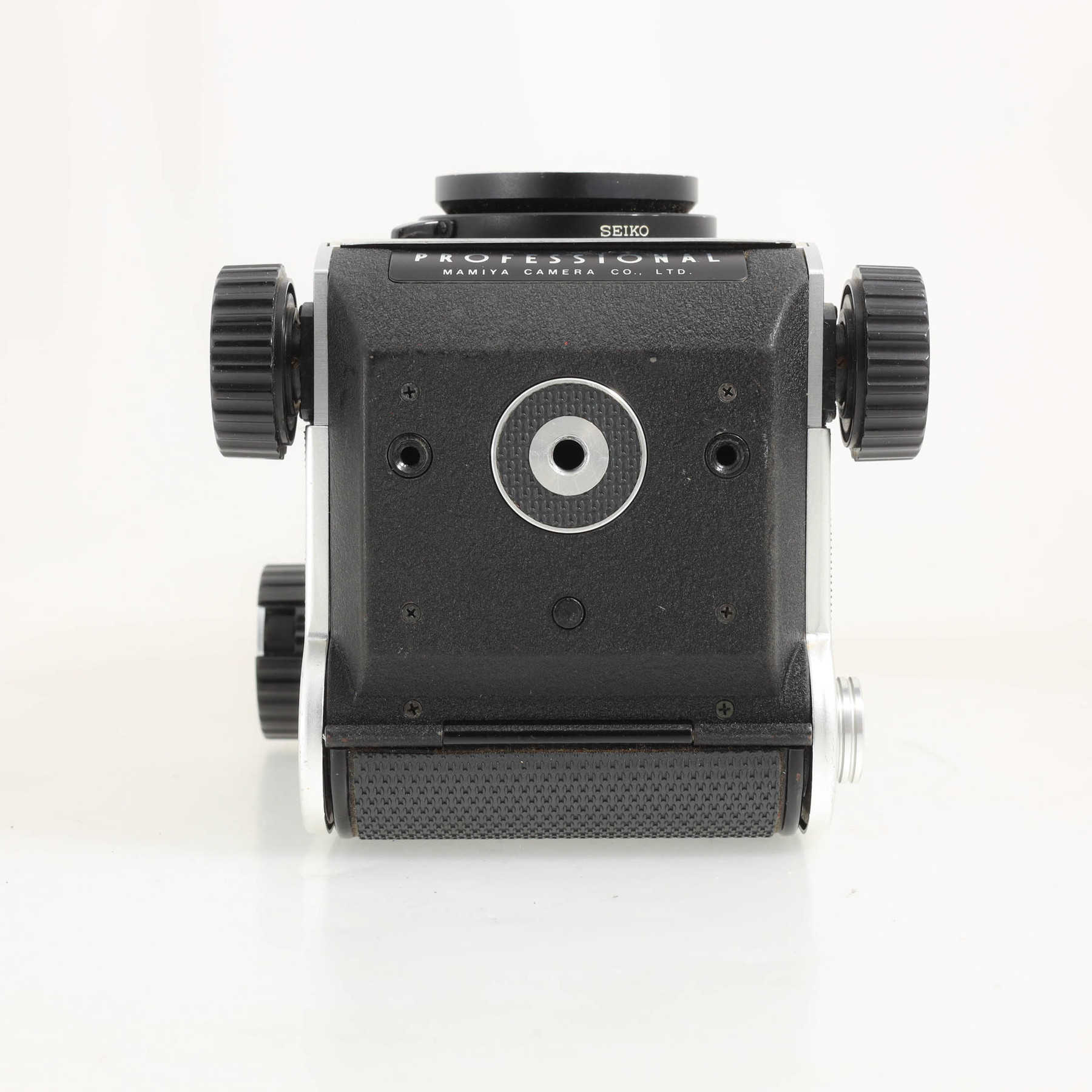 Mamiya C220 Professional с объективом 80mm f/2.8 Sekor Mamiya C220 Professional с объективом 80mm f/2.8 Sekor