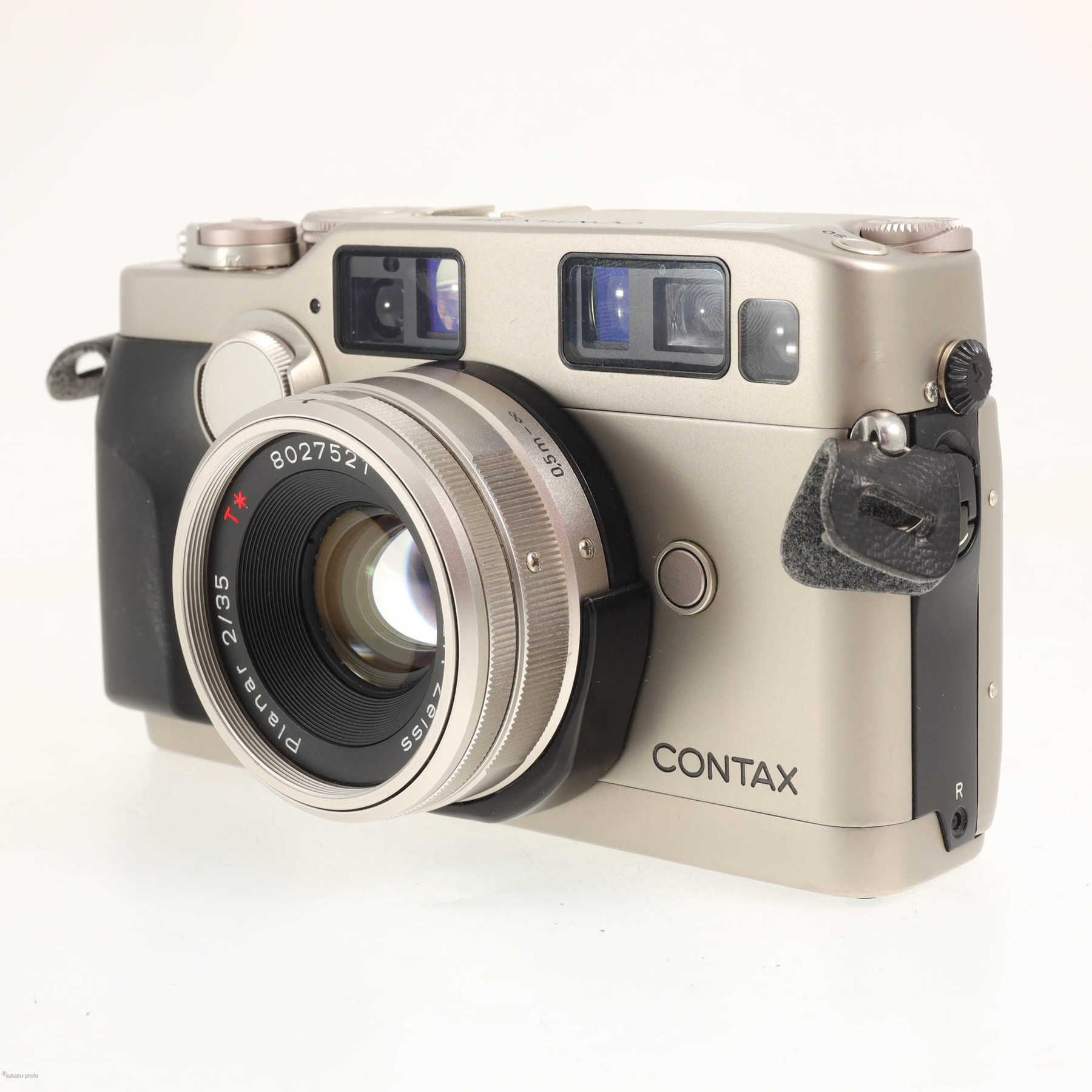 Contax G2 silver с объективом 35mm f/2 T* Carl Zeiss Planar Contax G2 silver с объективом 35mm f/2 T* Carl Zeiss Planar