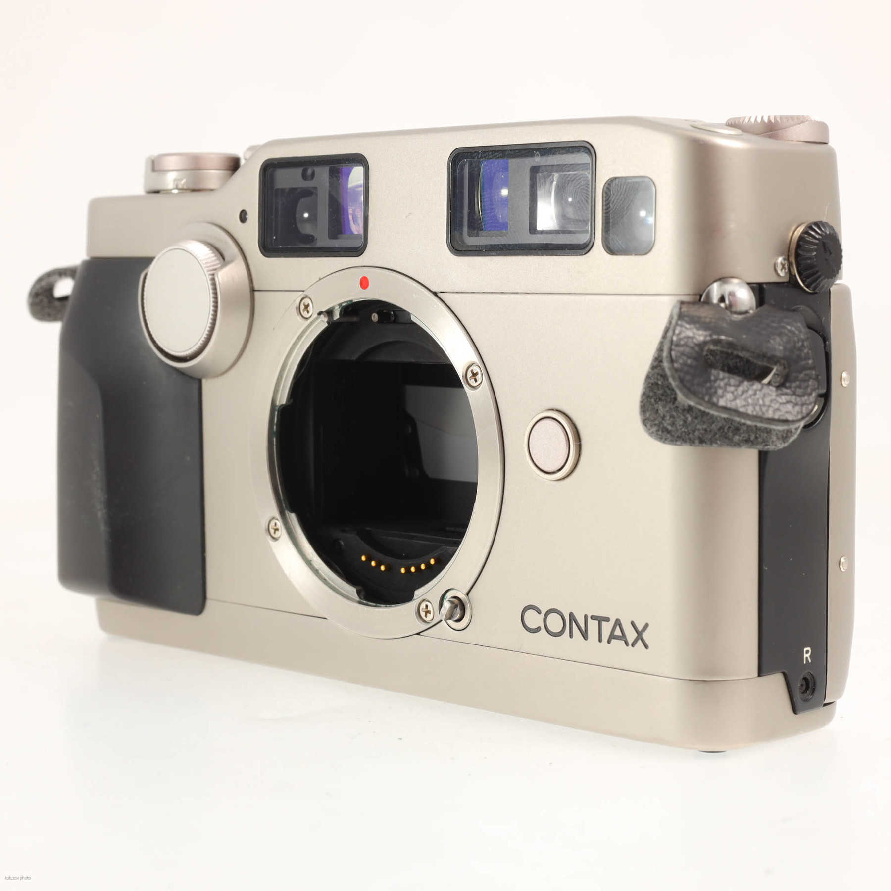 Contax G2 silver с объективом 35mm f/2 T* Carl Zeiss Planar Contax G2 silver с объективом 35mm f/2 T* Carl Zeiss Planar