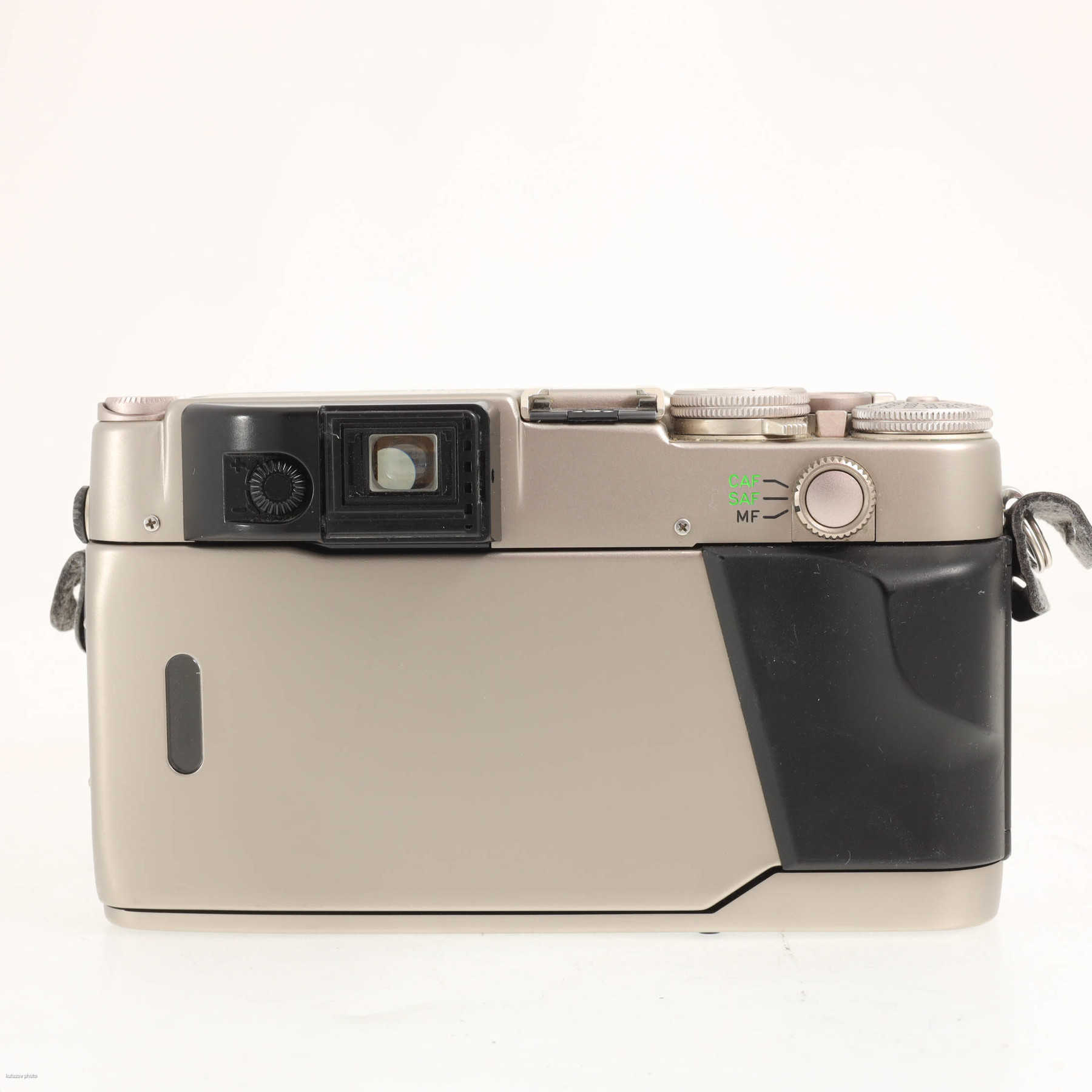 Contax G2 silver с объективом 35mm f/2 T* Carl Zeiss Planar Contax G2 silver с объективом 35mm f/2 T* Carl Zeiss Planar