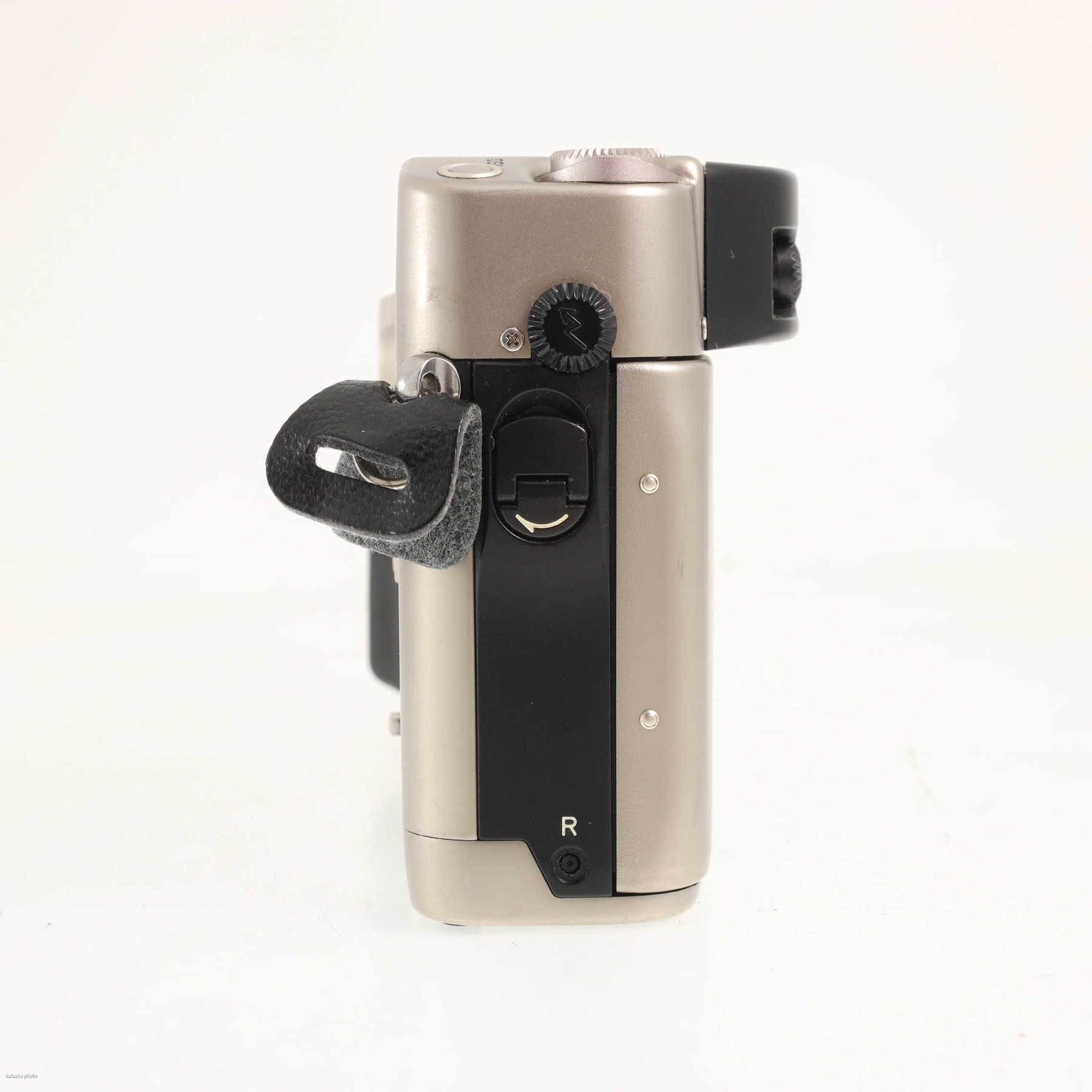 Contax G2 silver с объективом 35mm f/2 T* Carl Zeiss Planar Contax G2 silver с объективом 35mm f/2 T* Carl Zeiss Planar