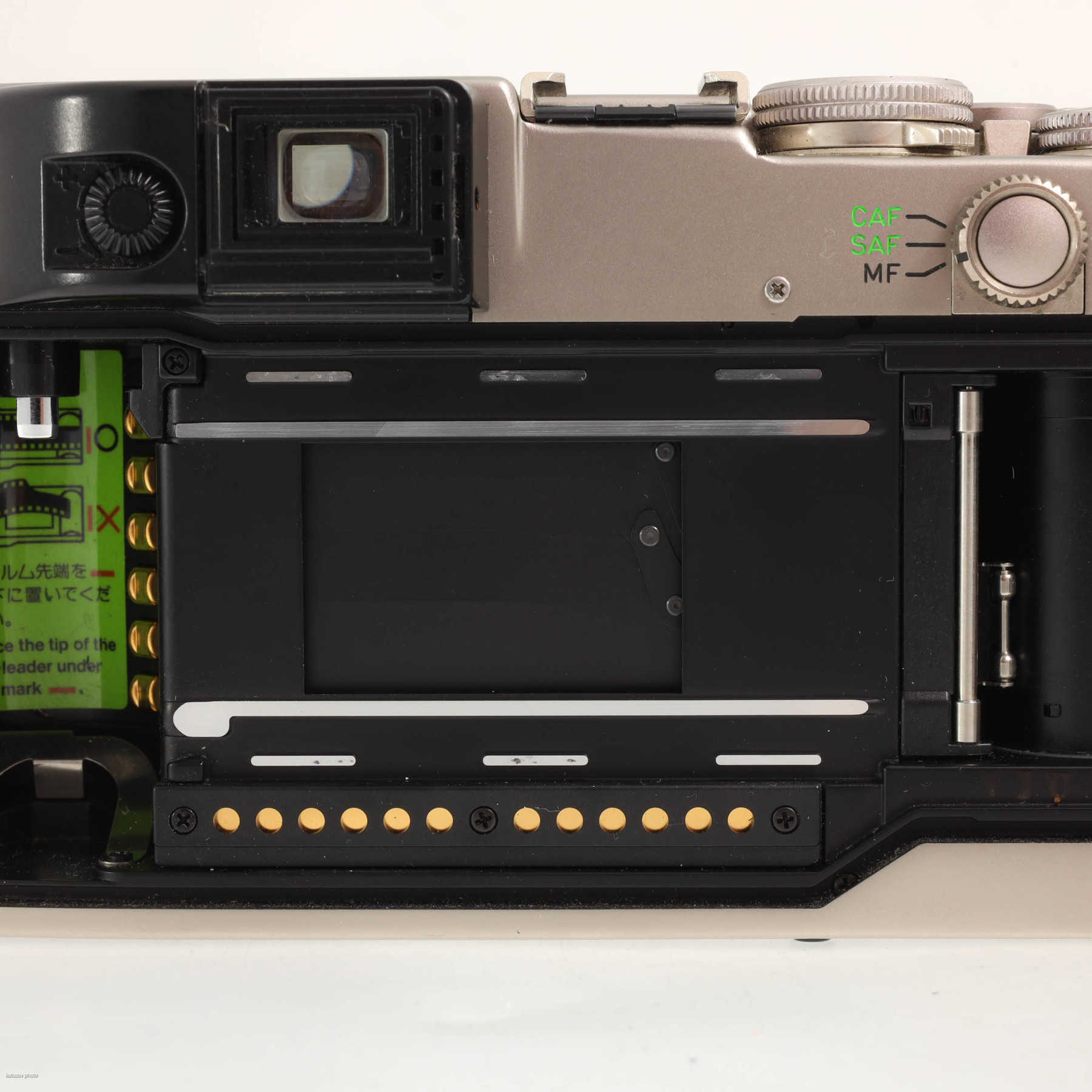 Contax G2 silver с объективом 35mm f/2 T* Carl Zeiss Planar Contax G2 silver с объективом 35mm f/2 T* Carl Zeiss Planar