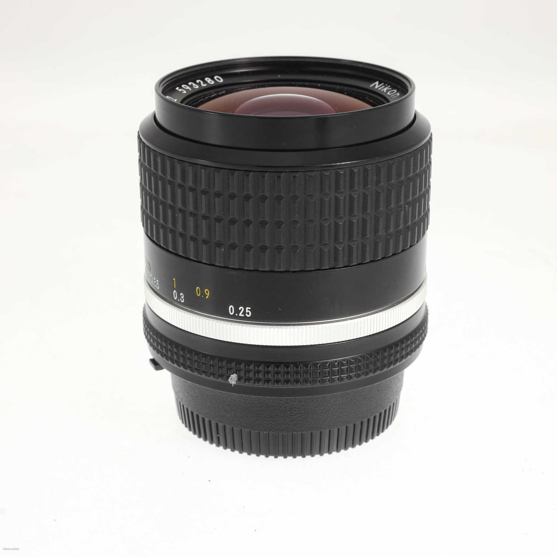 Nikon 28mm f/2 Ai-S Nikkor Nikon 28mm f/2 Ai-S Nikkor