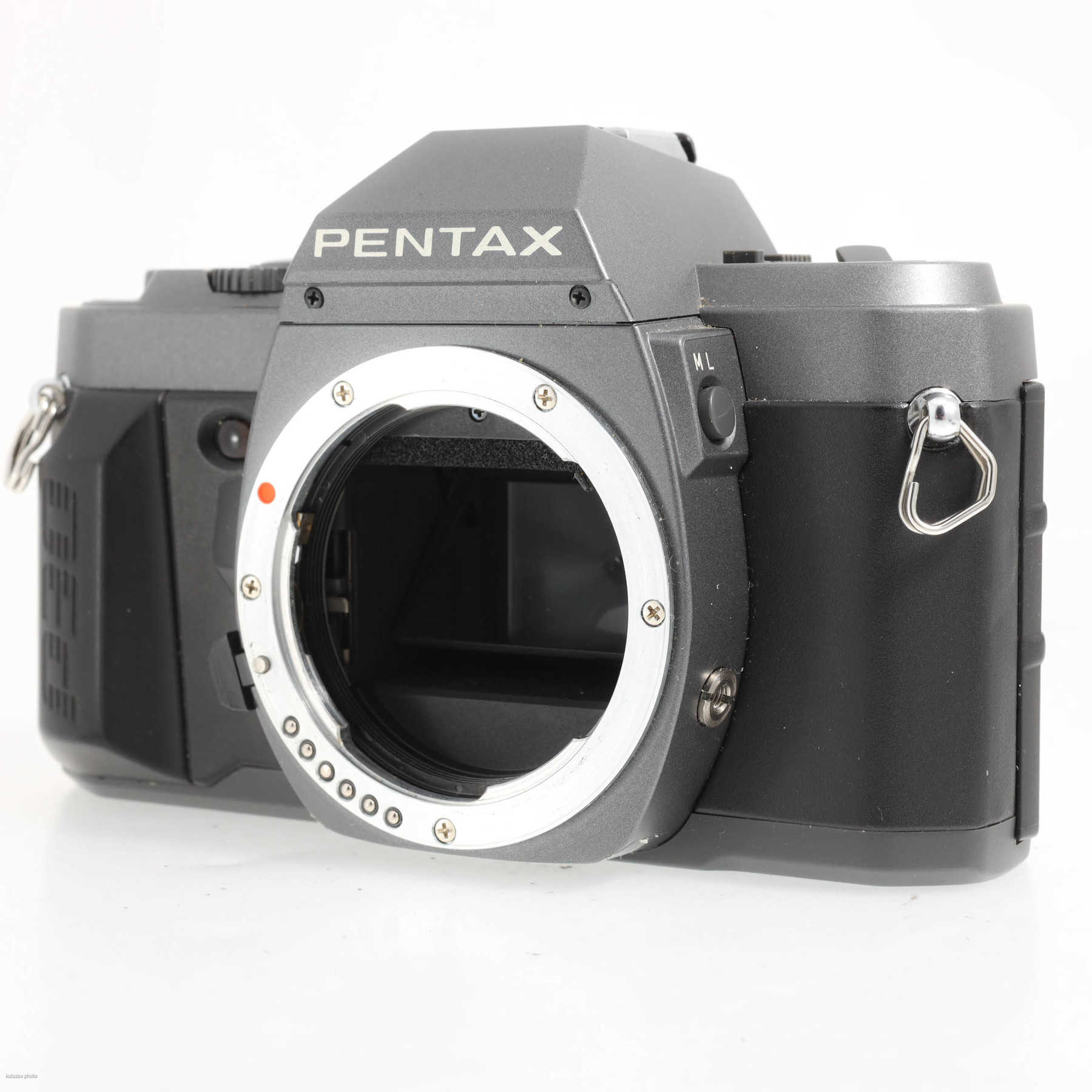 Pentax P30t с объективом 50mm f/1.7 SMC Pentax-A Pentax P30t с объективом 50mm f/1.7 SMC Pentax-A