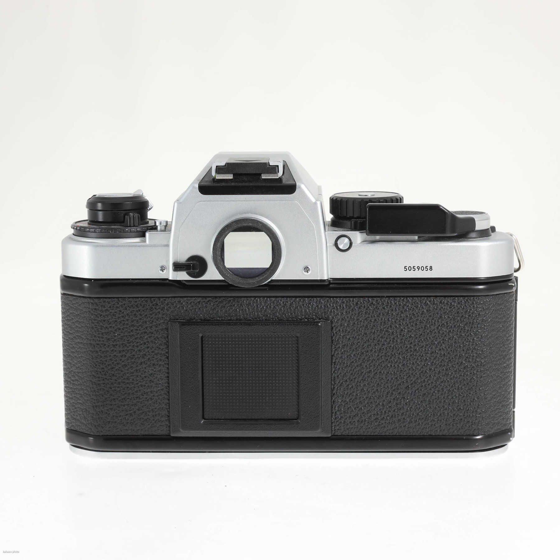 Nikon FA с объективом 50mm f/1.4 Ai-Nikkor Nikon FA с объективом 50mm f/1.4 Ai-Nikkor