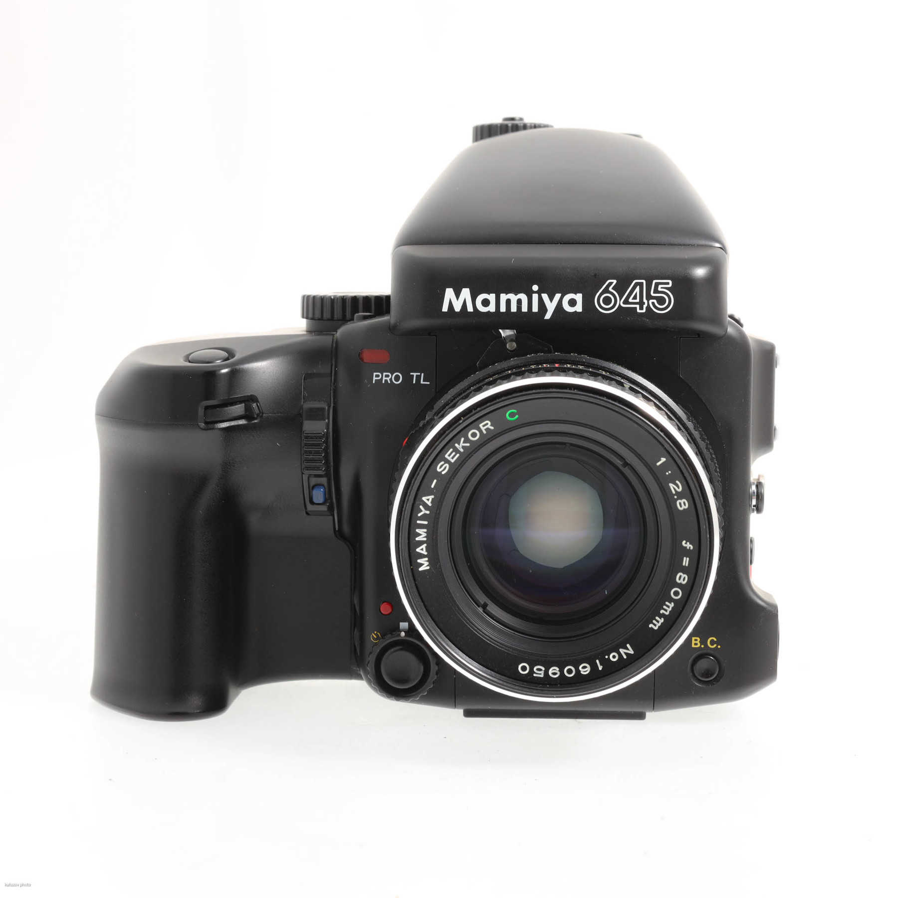 Mamiya 645 Pro TL с объективом 80mm f/2.8 Sekor-C Mamiya 645 Pro TL с объективом 80mm f/2.8 Sekor-C