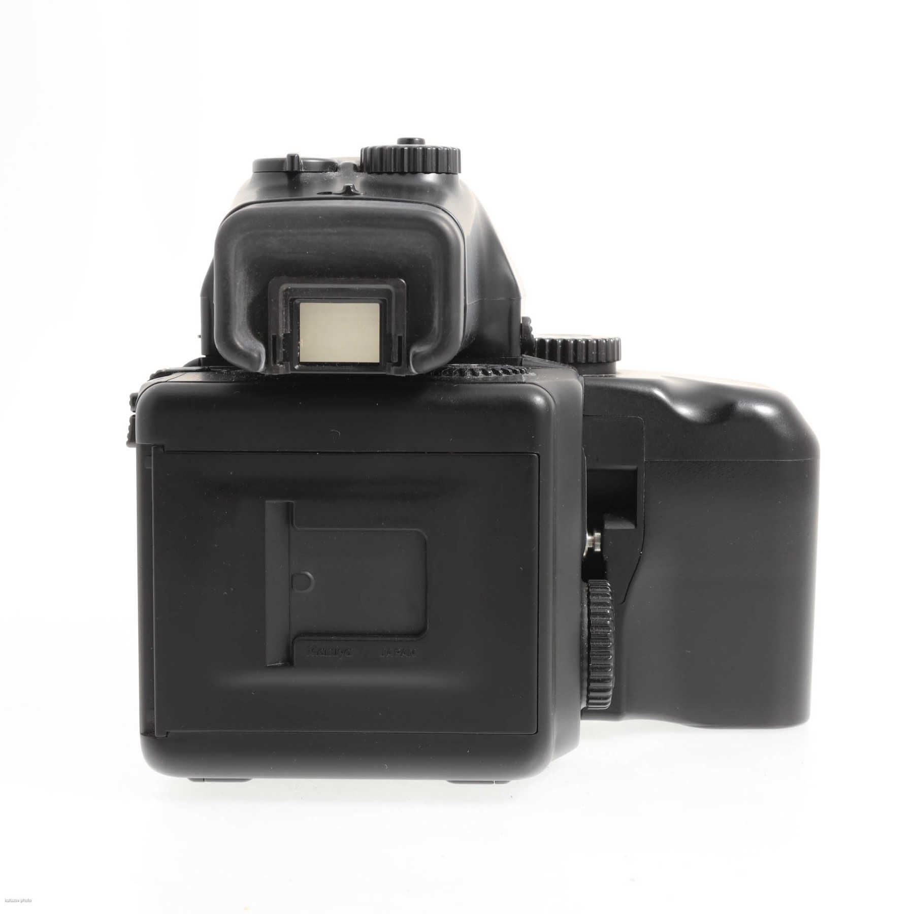 Mamiya 645 Pro TL с объективом 80mm f/2.8 Sekor-C Mamiya 645 Pro TL с объективом 80mm f/2.8 Sekor-C