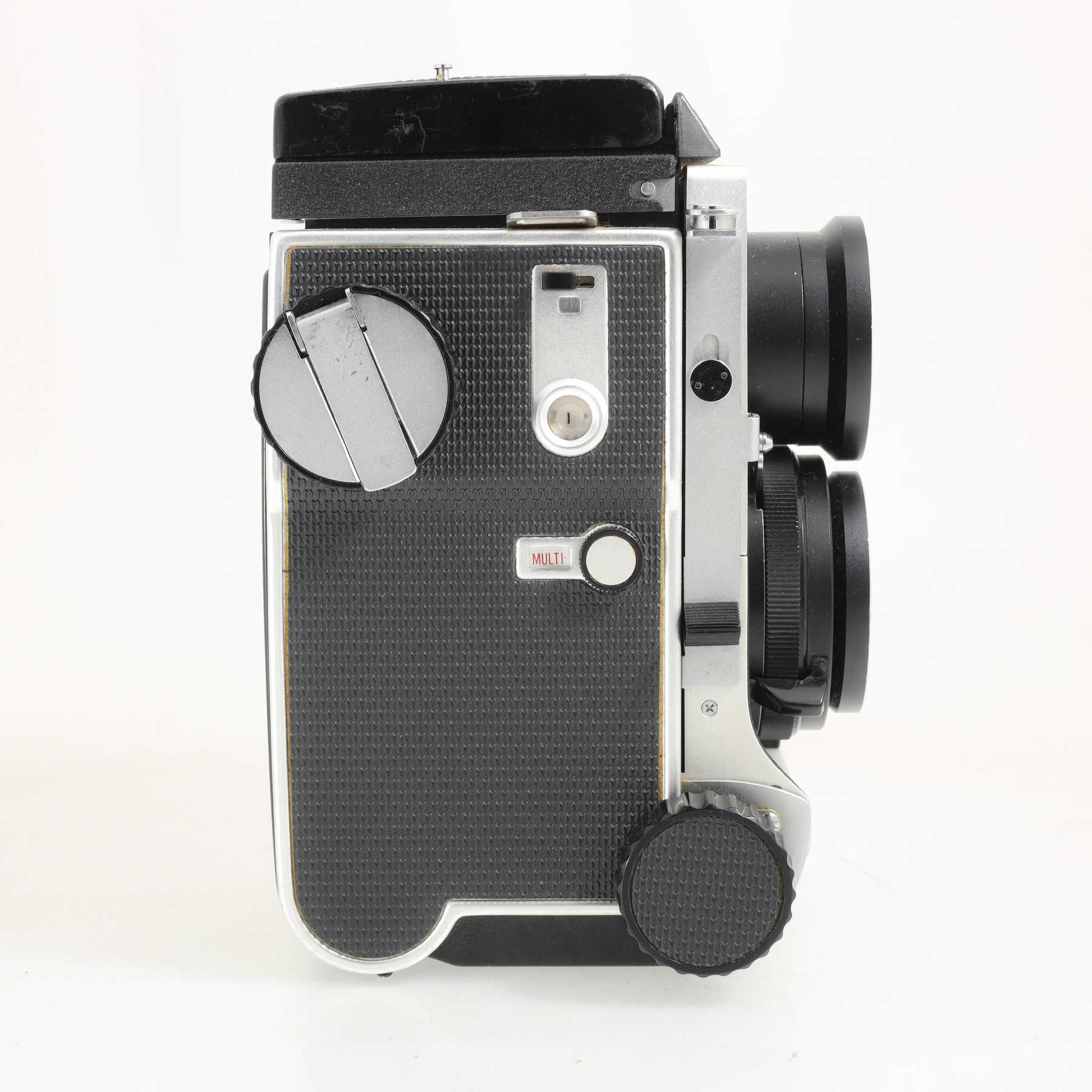 Mamiya C220 Professional с объективом 80mm f/2.8 Sekor Mamiya C220 Professional с объективом 80mm f/2.8 Sekor