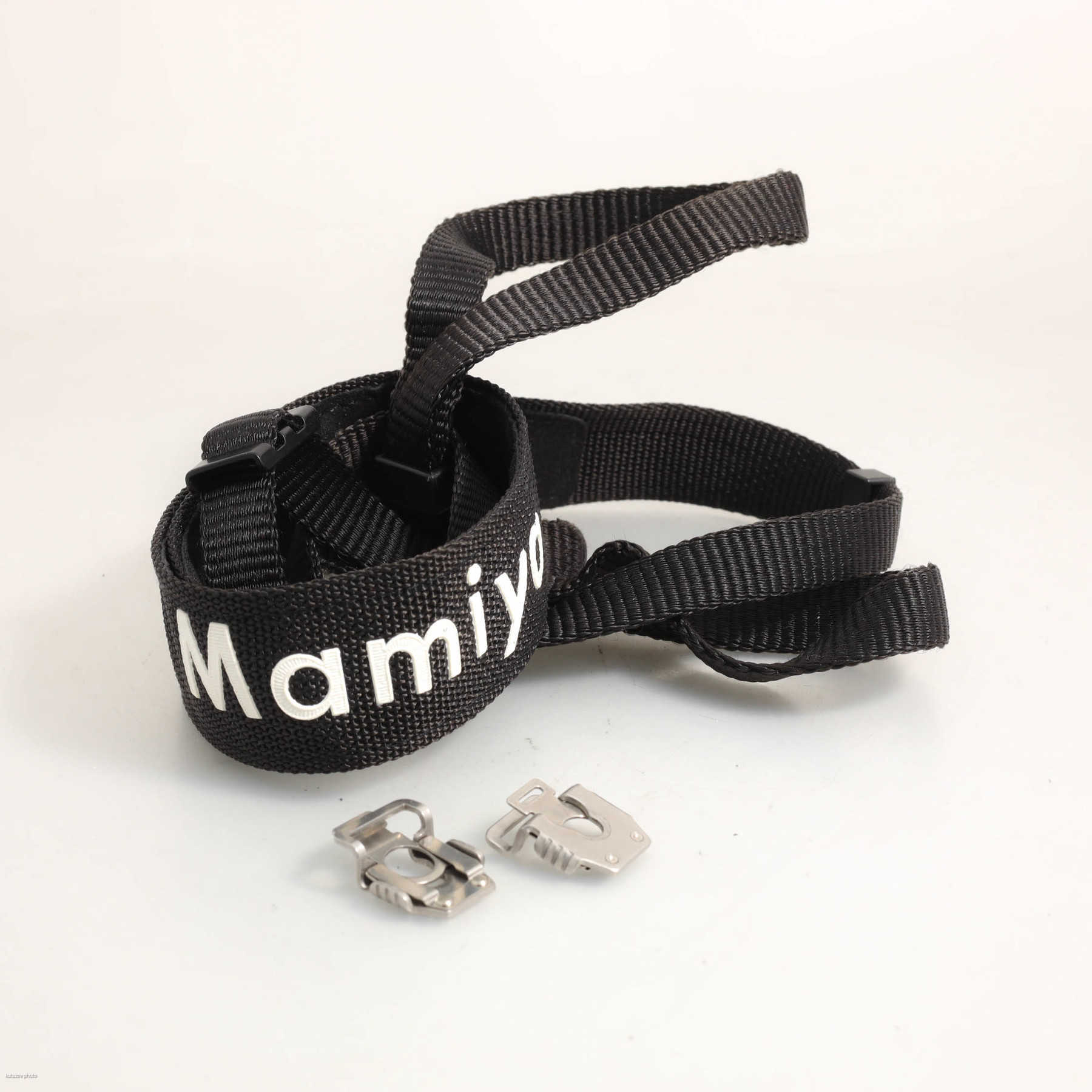 Mamiya 645 Pro TL с объективом 80mm f/2.8 Sekor-C Mamiya 645 Pro TL с объективом 80mm f/2.8 Sekor-C