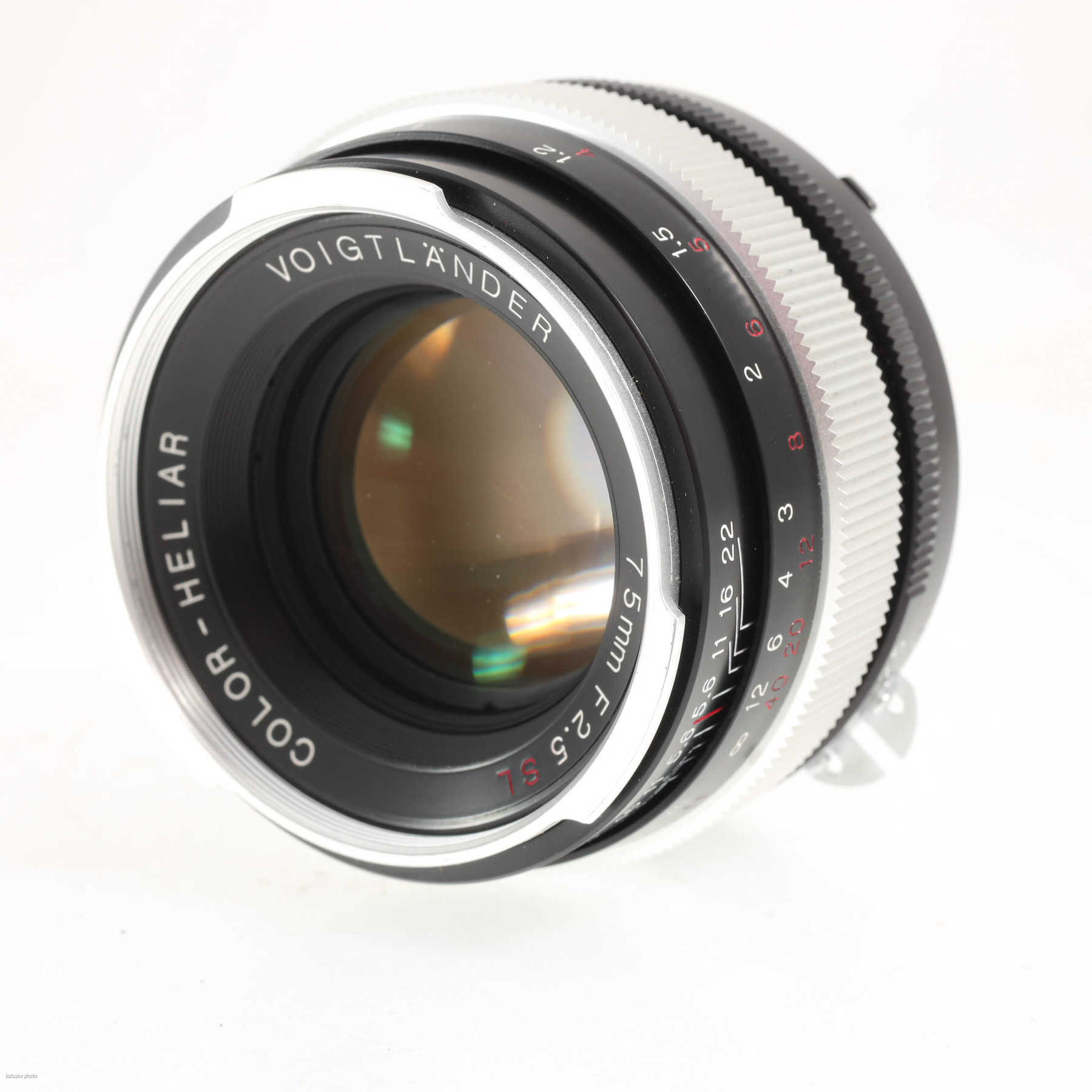 Voigtländer 75mm f/2.5 Color-Heliar SL (Nikon F/MF) Voigtländer 75mm f/2.5 Color-Heliar SL (Nikon F/MF)