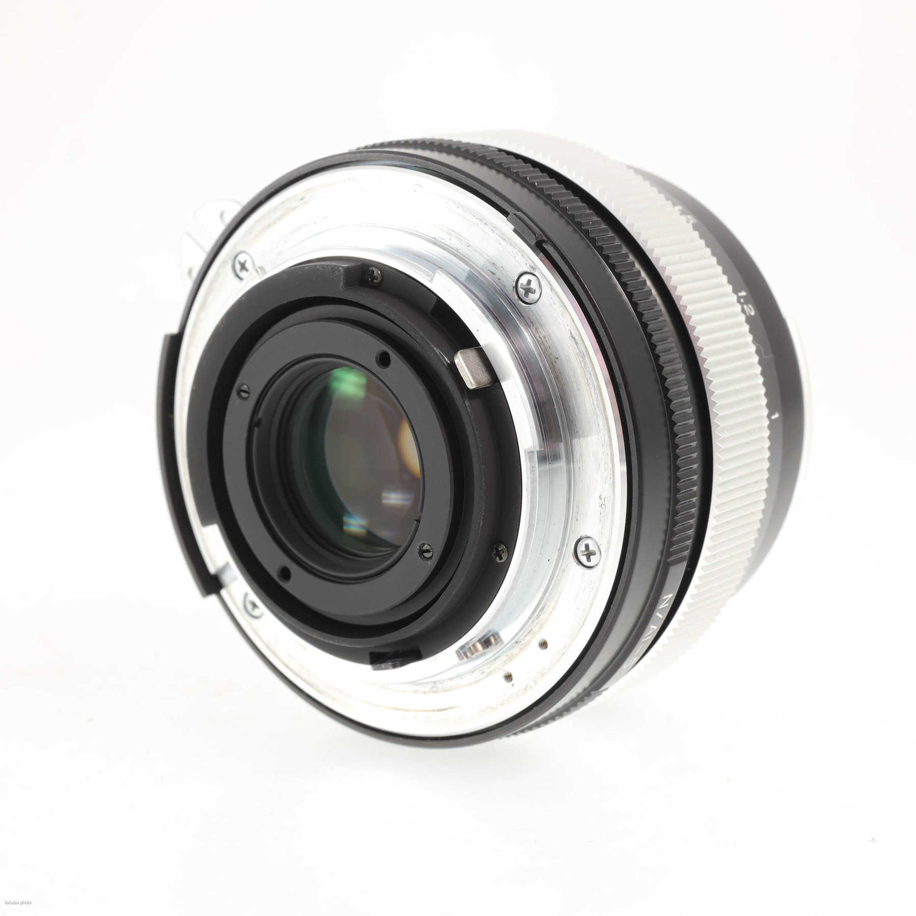 Voigtländer 75mm f/2.5 Color-Heliar SL (Nikon F/MF) Voigtländer 75mm f/2.5 Color-Heliar SL (Nikon F/MF)