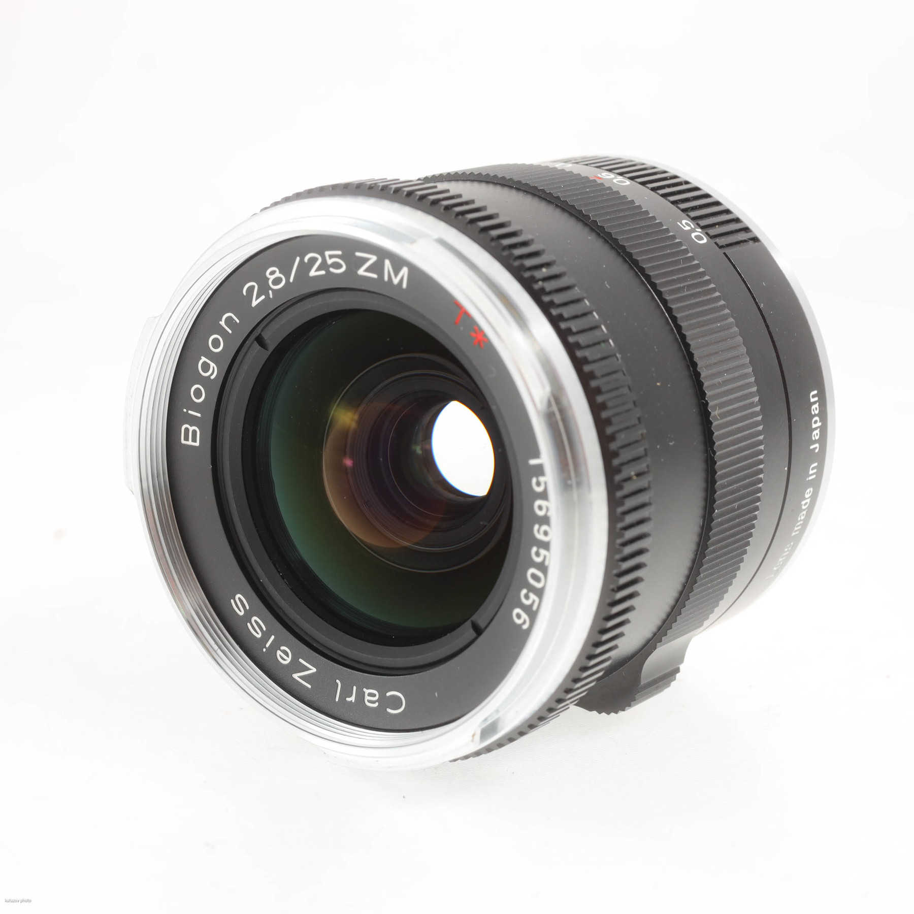 Zeiss Biogon 25mm f/2.8 T* ZM black Zeiss Biogon 25mm f/2.8 T* ZM black