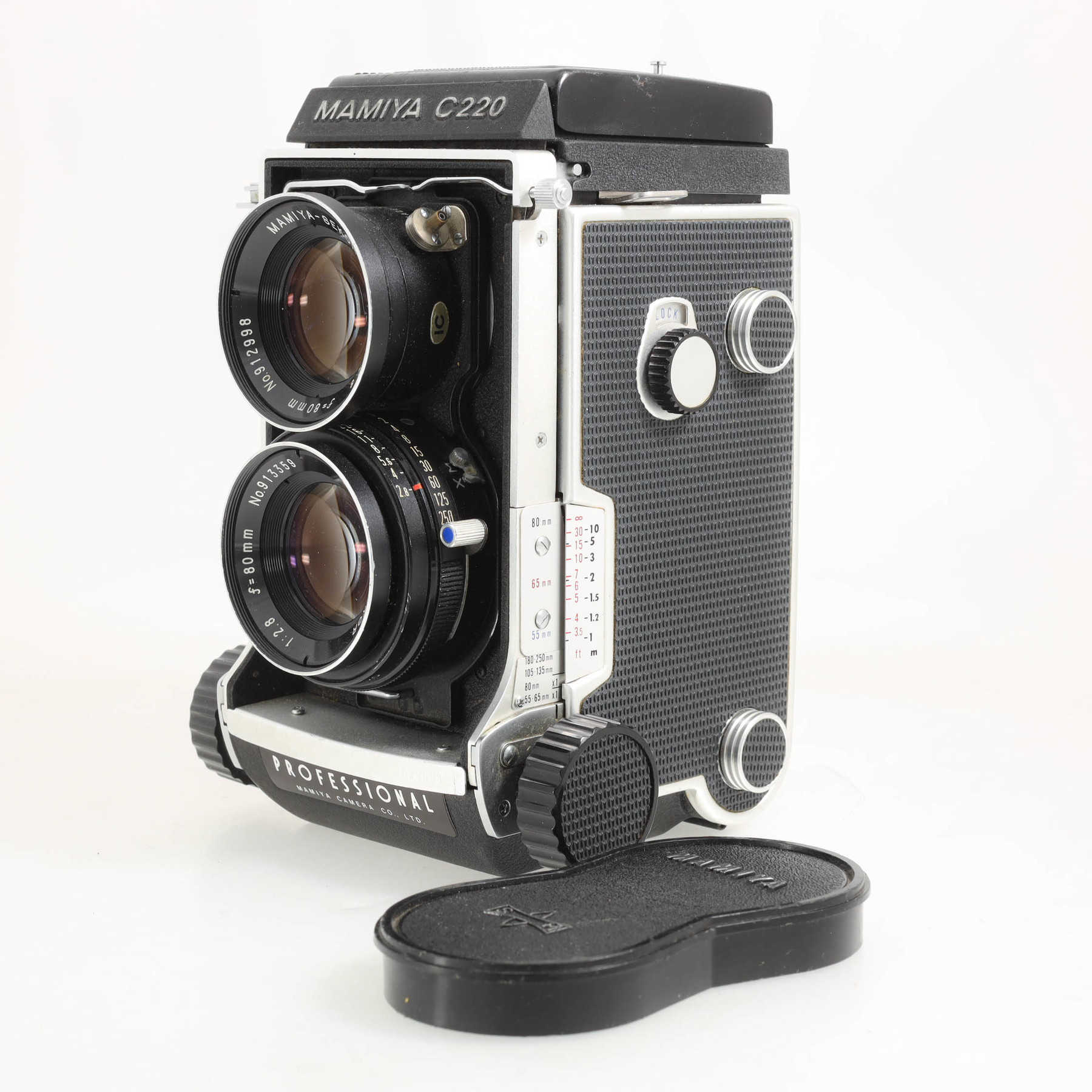 Mamiya C220 Professional с объективом 80mm f/2.8 Sekor Mamiya C220 Professional с объективом 80mm f/2.8 Sekor