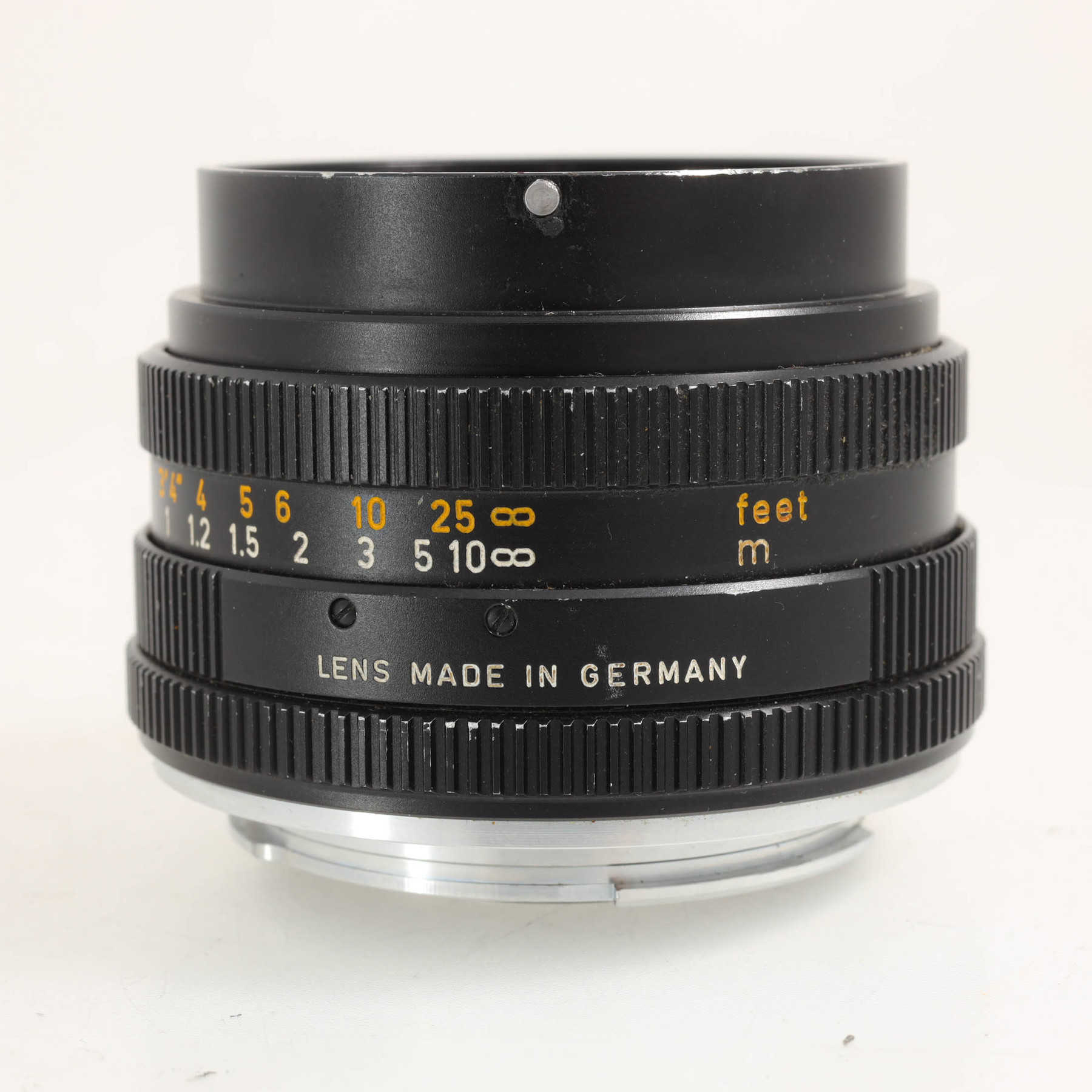 Leica 28mm f/2.8 Elmarit-R (I) Leica 28mm f/2.8 Elmarit-R (I)