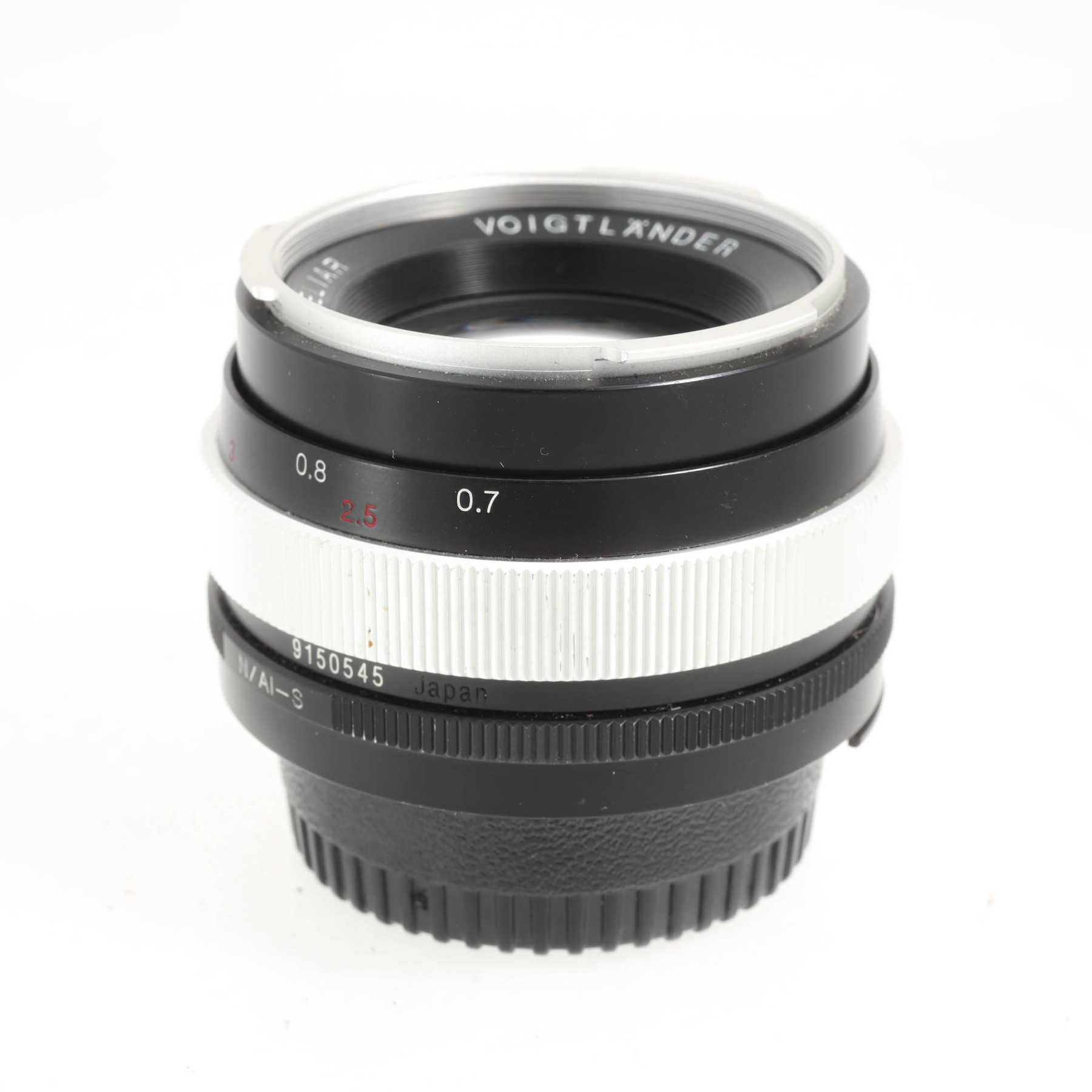 Voigtländer 75mm f/2.5 Color-Heliar SL (Nikon F/MF) Voigtländer 75mm f/2.5 Color-Heliar SL (Nikon F/MF)