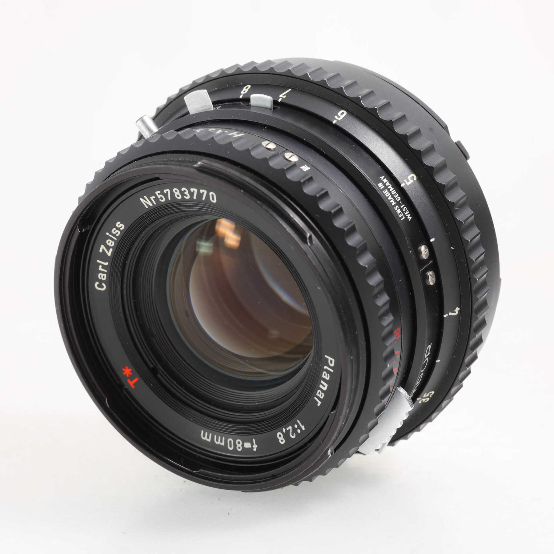 Hasselblad 500C/M с объективом 80mm f/2.8 Planar T* Hasselblad 500C/M с объективом 80mm f/2.8 Planar T*