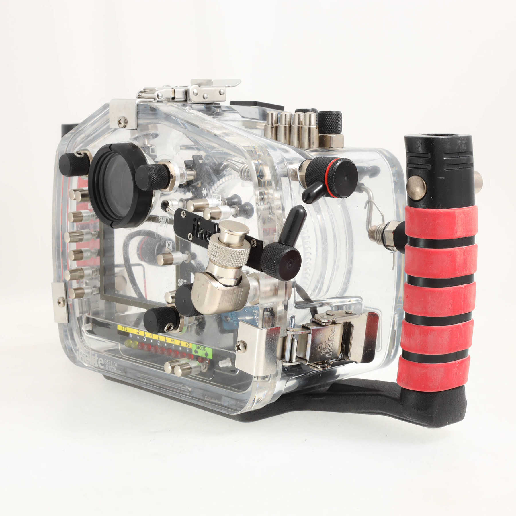 Ikelite подводный бокс для Canon 5D mkIII, 5DS, 5DSr в комплекте с осветителями Ikelite подводный бокс для Canon 5D mkIII, 5DS, 5DSr в комплекте с осветителями