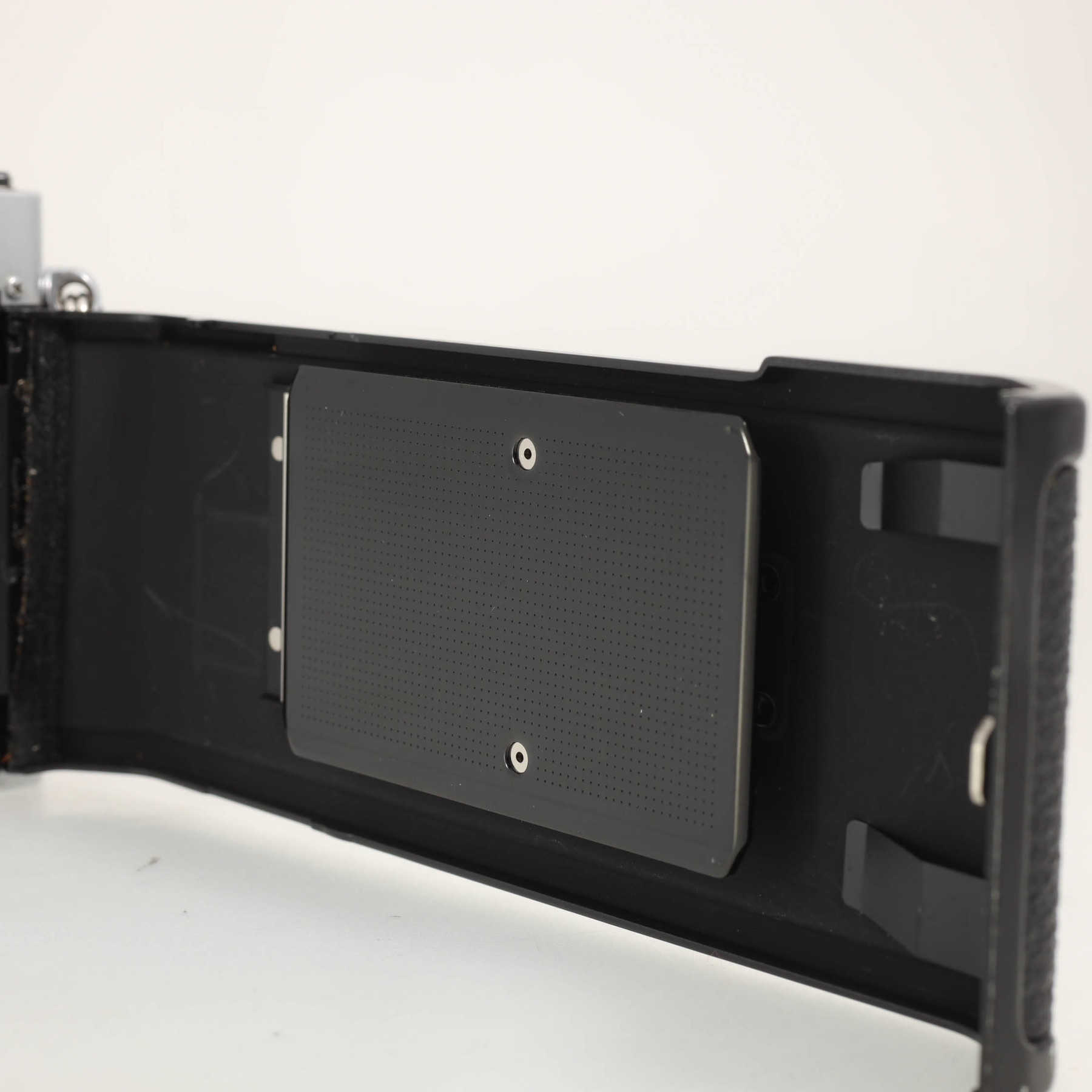 Nikon FM2n с объективом 43-86mm f/3.5 Zoom-Nikkor Nikon FM2n с объективом 43-86mm f/3.5 Zoom-Nikkor