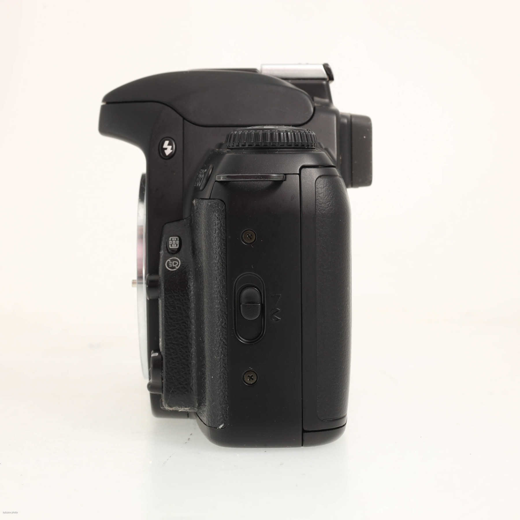 Nikon F65 с объективом AF 28-80mm f/3.3-5.6 G Nikon F65 с объективом AF 28-80mm f/3.3-5.6 G