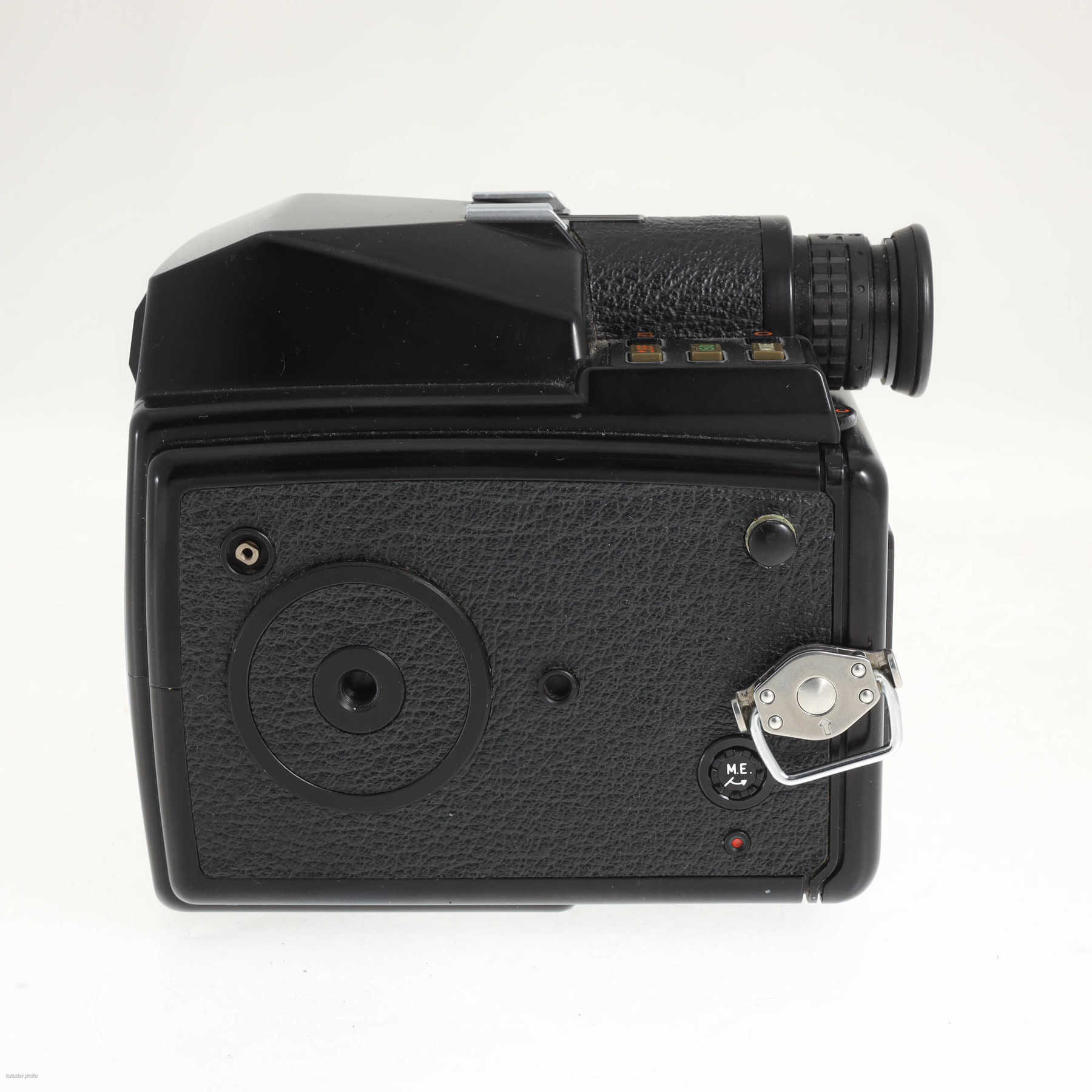 Pentax 645 с объективом 75mm f/2.8 SMC Pentax-A Pentax 645 с объективом 75mm f/2.8 SMC Pentax-A