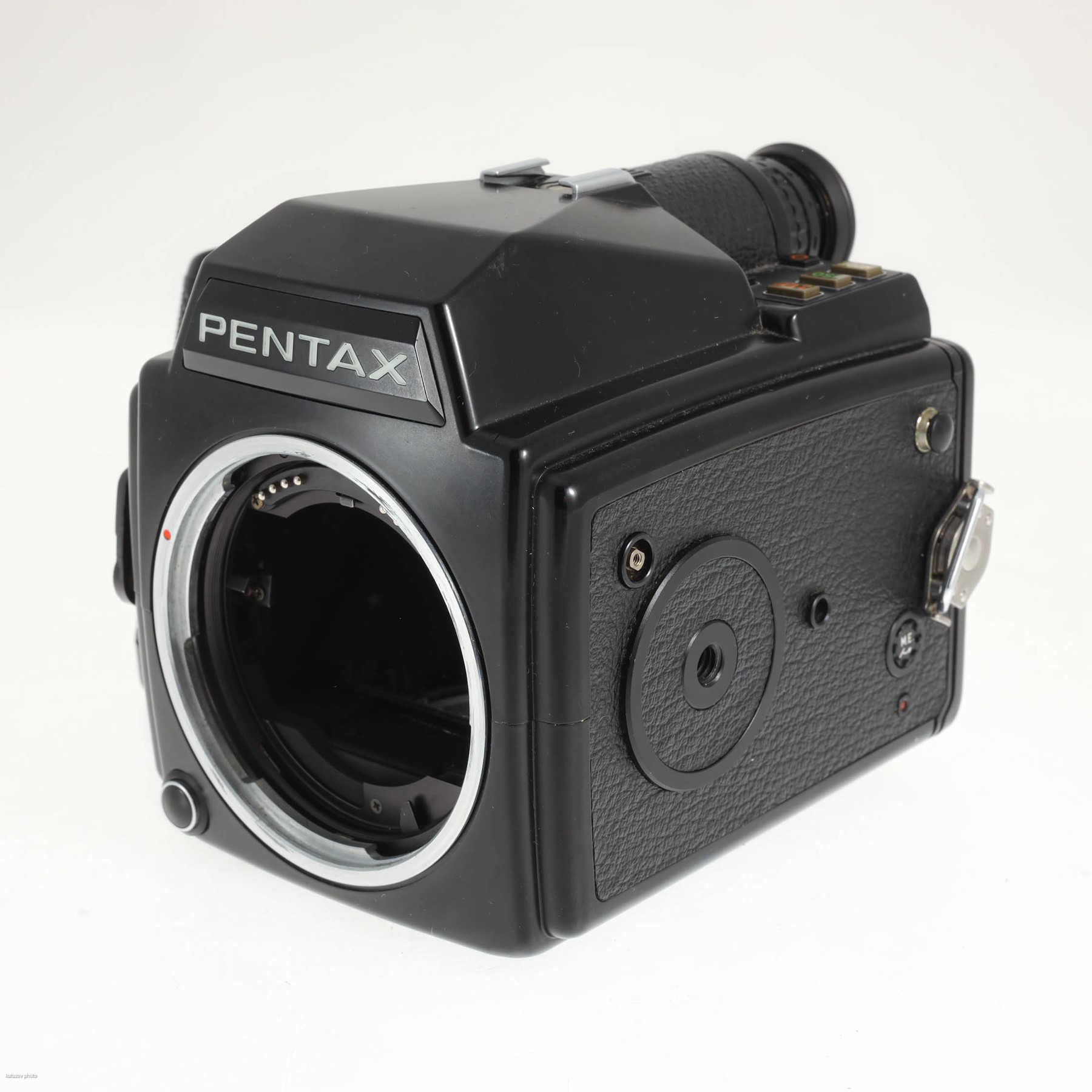 Pentax 645 с объективом 75mm f/2.8 SMC Pentax-A Pentax 645 с объективом 75mm f/2.8 SMC Pentax-A