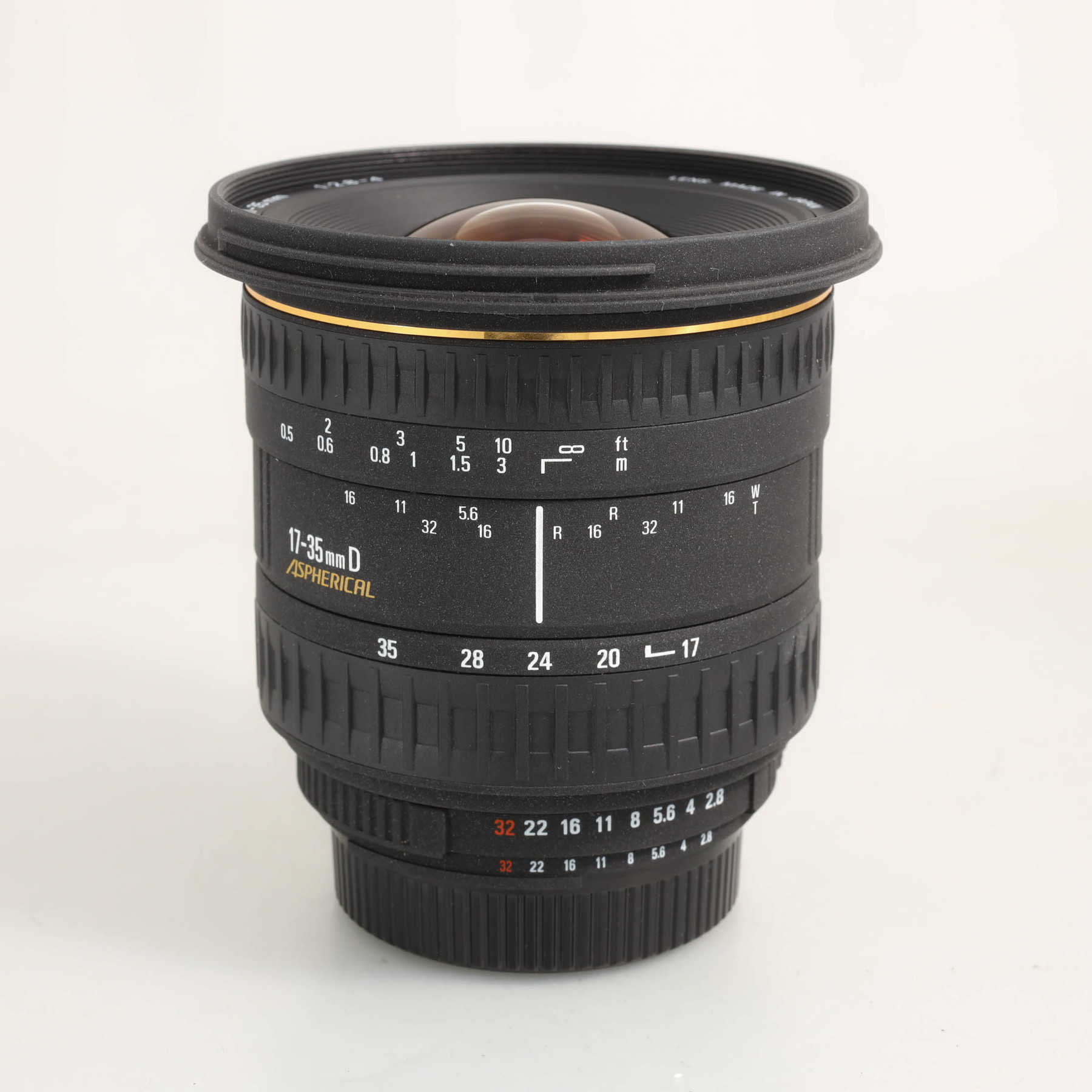 Sigma 17-35mm f/2.8-4 D EX Aspherical (Nikon F/AF) Sigma 17-35mm f/2.8-4 D EX Aspherical (Nikon F/AF)