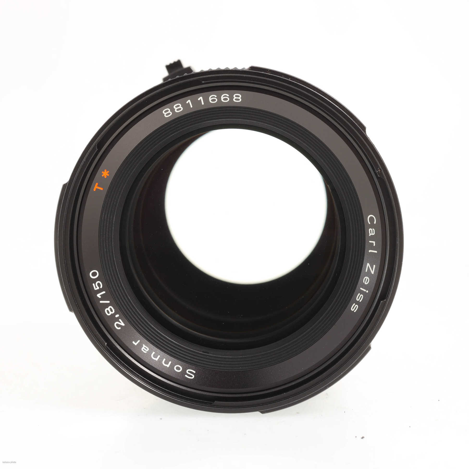Hasselblad 202FA с объективом F 150mm f/2.8 T* Carl Zeiss Sonnar Hasselblad 202FA с объективом F 150mm f/2.8 T* Carl Zeiss Sonnar