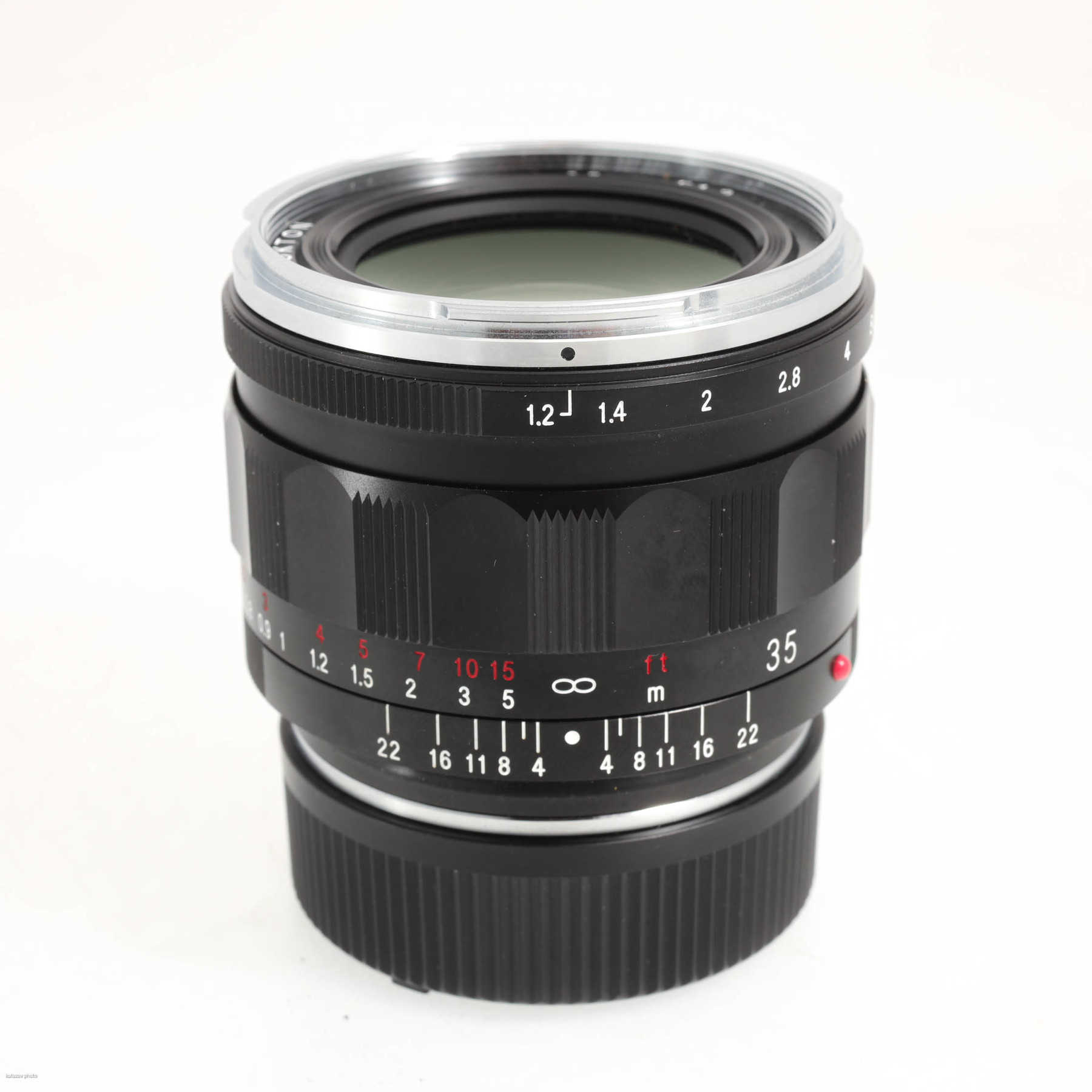Voigtländer Nokton 35mm f/1.2 Aspherical III Voigtländer Nokton 35mm f/1.2 Aspherical III
