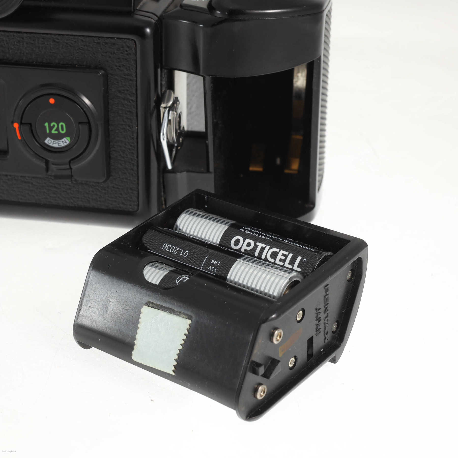 Pentax 645 с объективом 75mm f/2.8 SMC Pentax-A Pentax 645 с объективом 75mm f/2.8 SMC Pentax-A