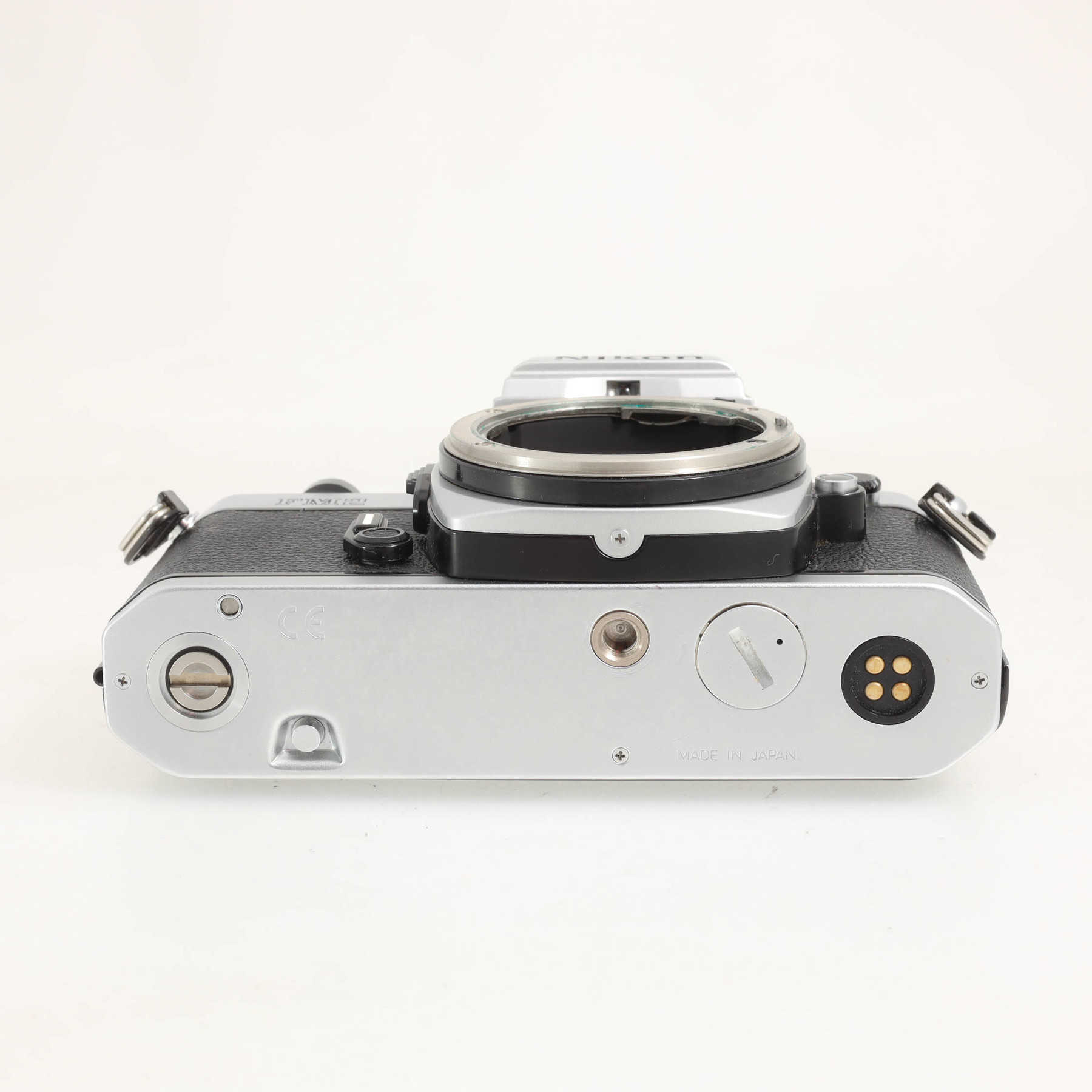 Nikon FM2n с объективом 43-86mm f/3.5 Zoom-Nikkor Nikon FM2n с объективом 43-86mm f/3.5 Zoom-Nikkor