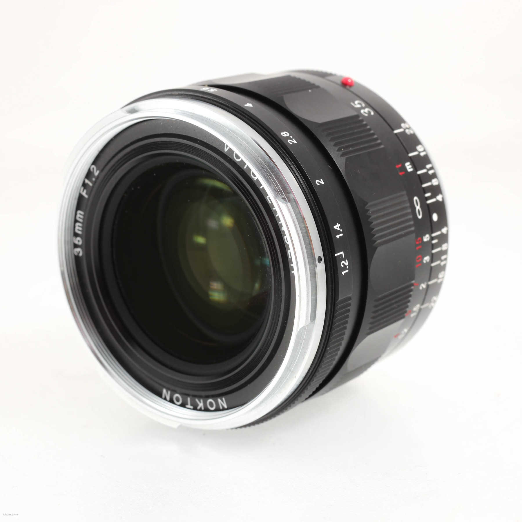 Voigtländer Nokton 35mm f/1.2 Aspherical III Voigtländer Nokton 35mm f/1.2 Aspherical III