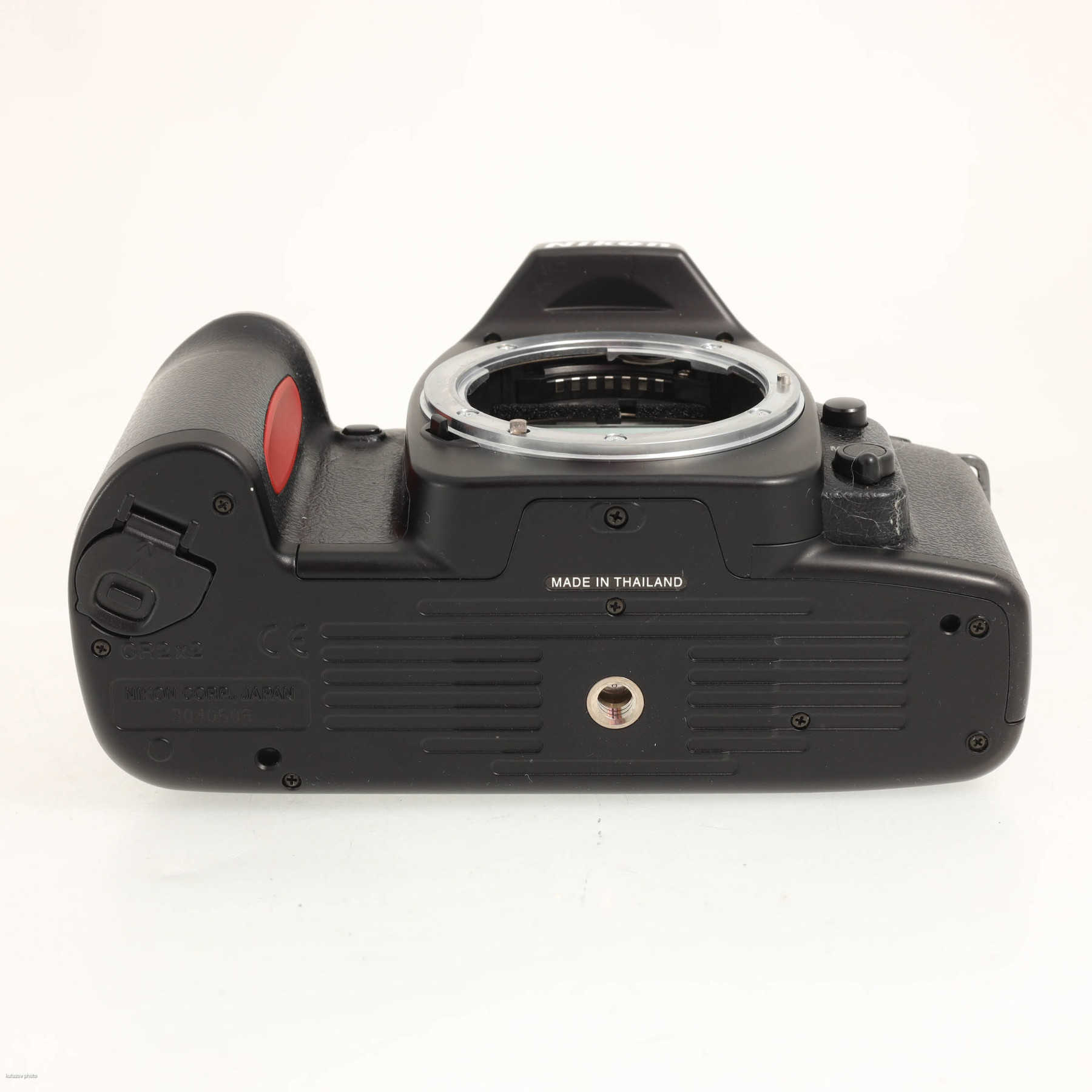 Nikon F65 с объективом AF 28-80mm f/3.3-5.6 G Nikon F65 с объективом AF 28-80mm f/3.3-5.6 G