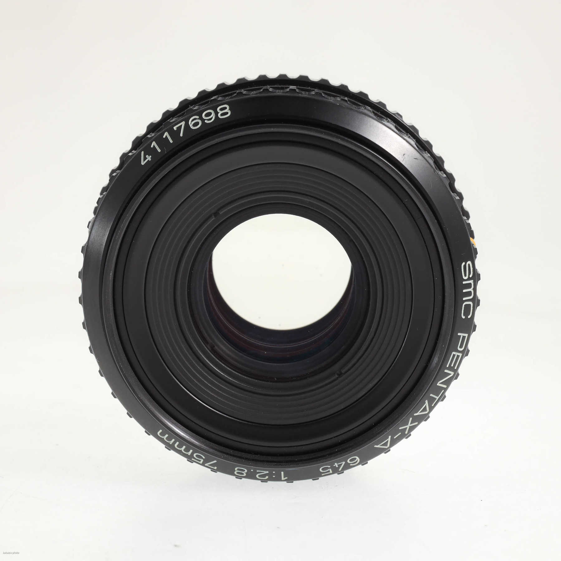 Pentax 645 с объективом 75mm f/2.8 SMC Pentax-A Pentax 645 с объективом 75mm f/2.8 SMC Pentax-A