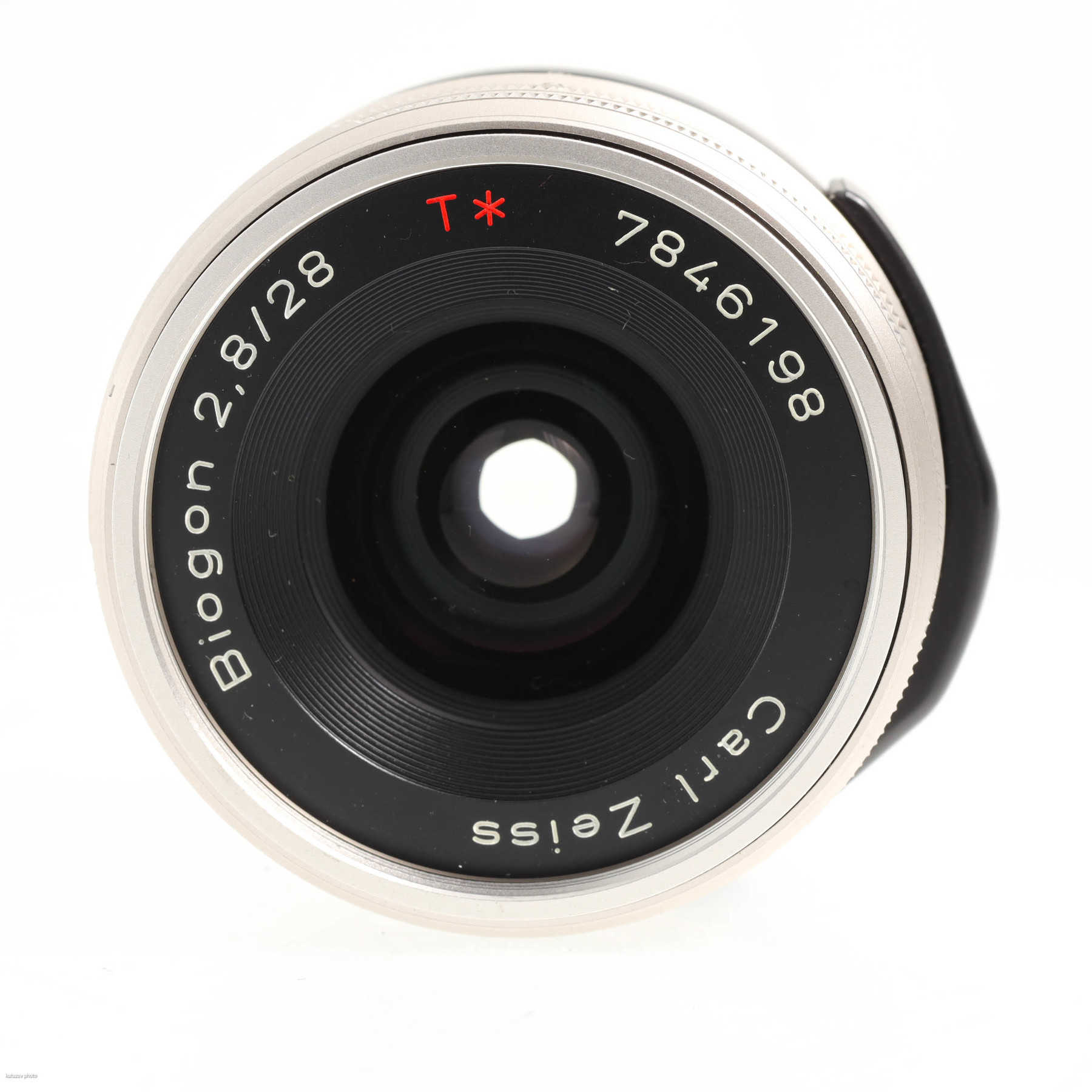 Contax G 28mm f/2.8 T* Carl Zeiss Biogon Contax G 28mm f/2.8 T* Carl Zeiss Biogon