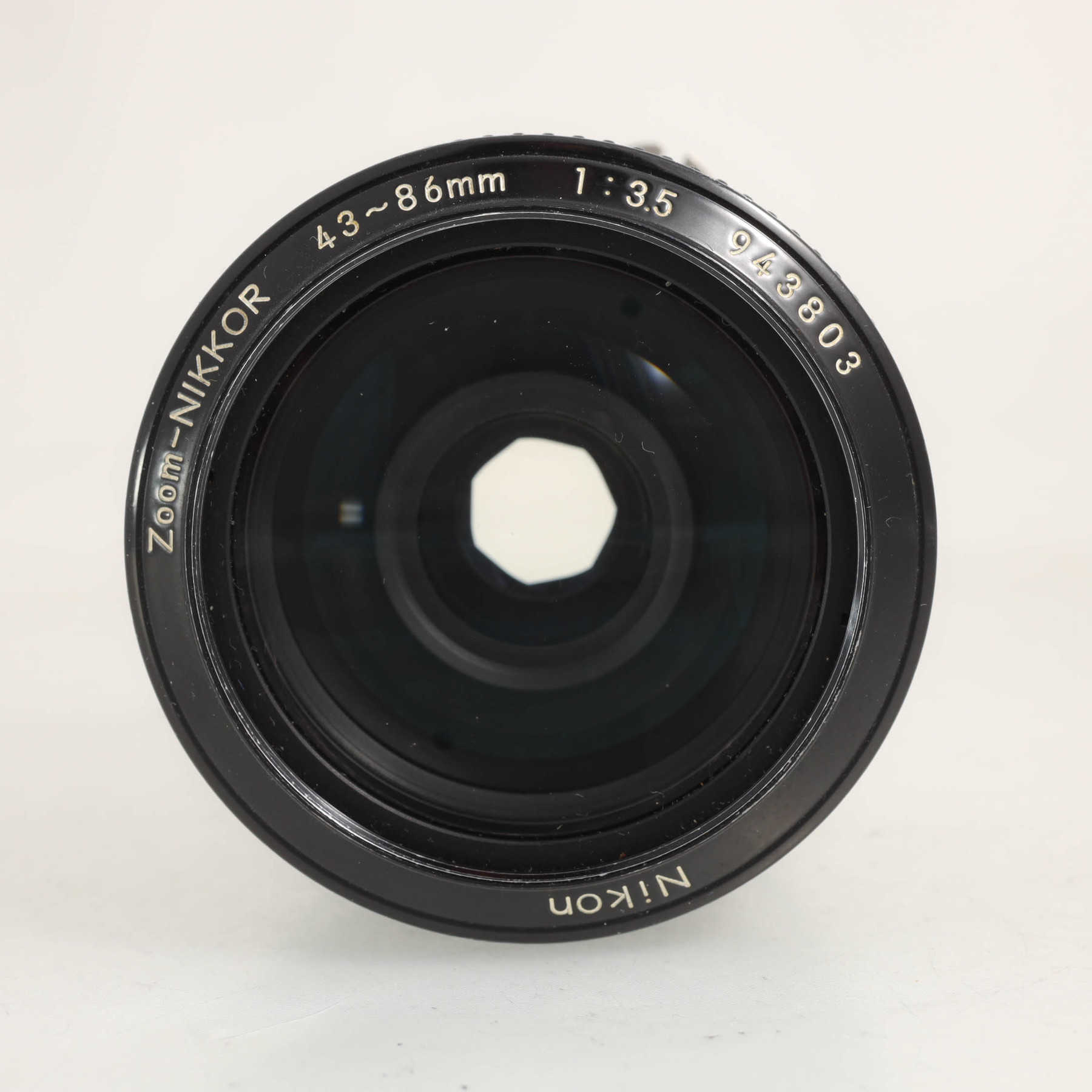 Nikon FM2n с объективом 43-86mm f/3.5 Zoom-Nikkor Nikon FM2n с объективом 43-86mm f/3.5 Zoom-Nikkor