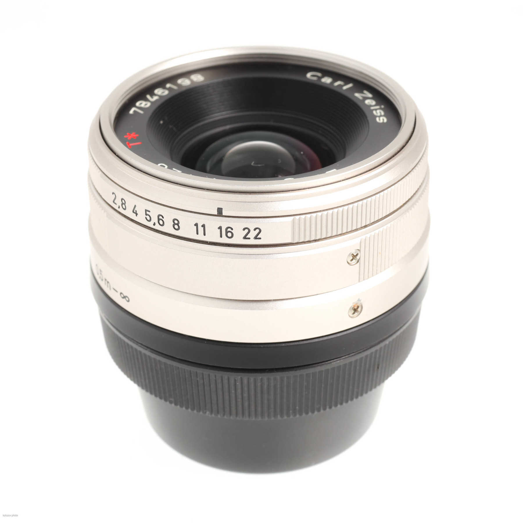 Contax G 28mm f/2.8 T* Carl Zeiss Biogon Contax G 28mm f/2.8 T* Carl Zeiss Biogon
