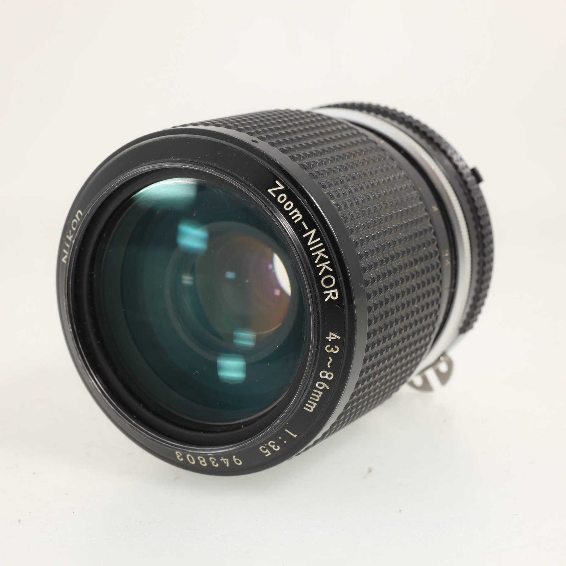 Nikon FM2n с объективом 43-86mm f/3.5 Zoom-Nikkor Nikon FM2n с объективом 43-86mm f/3.5 Zoom-Nikkor