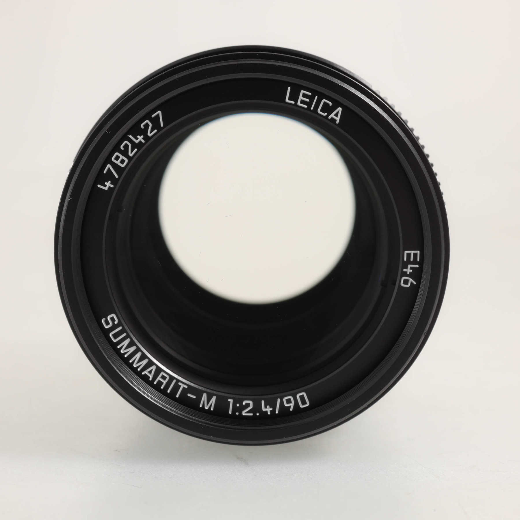 Leica 90mm f/2.4 Summarit-M black Leica 90mm f/2.4 Summarit-M black