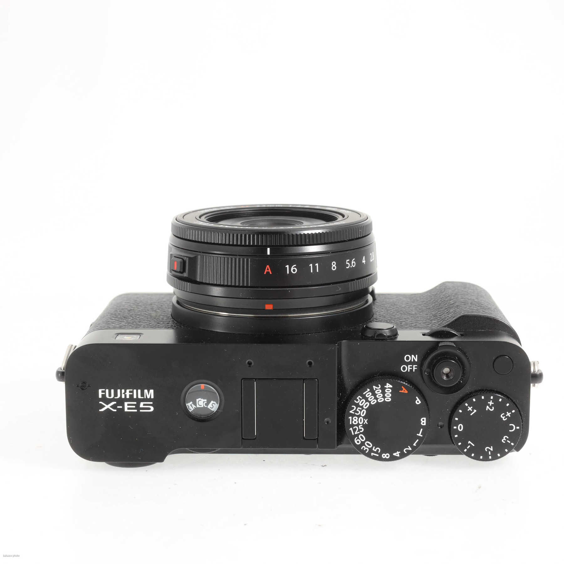 Fujifilm X-E5 комплект с XF 23mm f/2.8 R WR Fujifilm X-E5 комплект с XF 23mm f/2.8 R WR