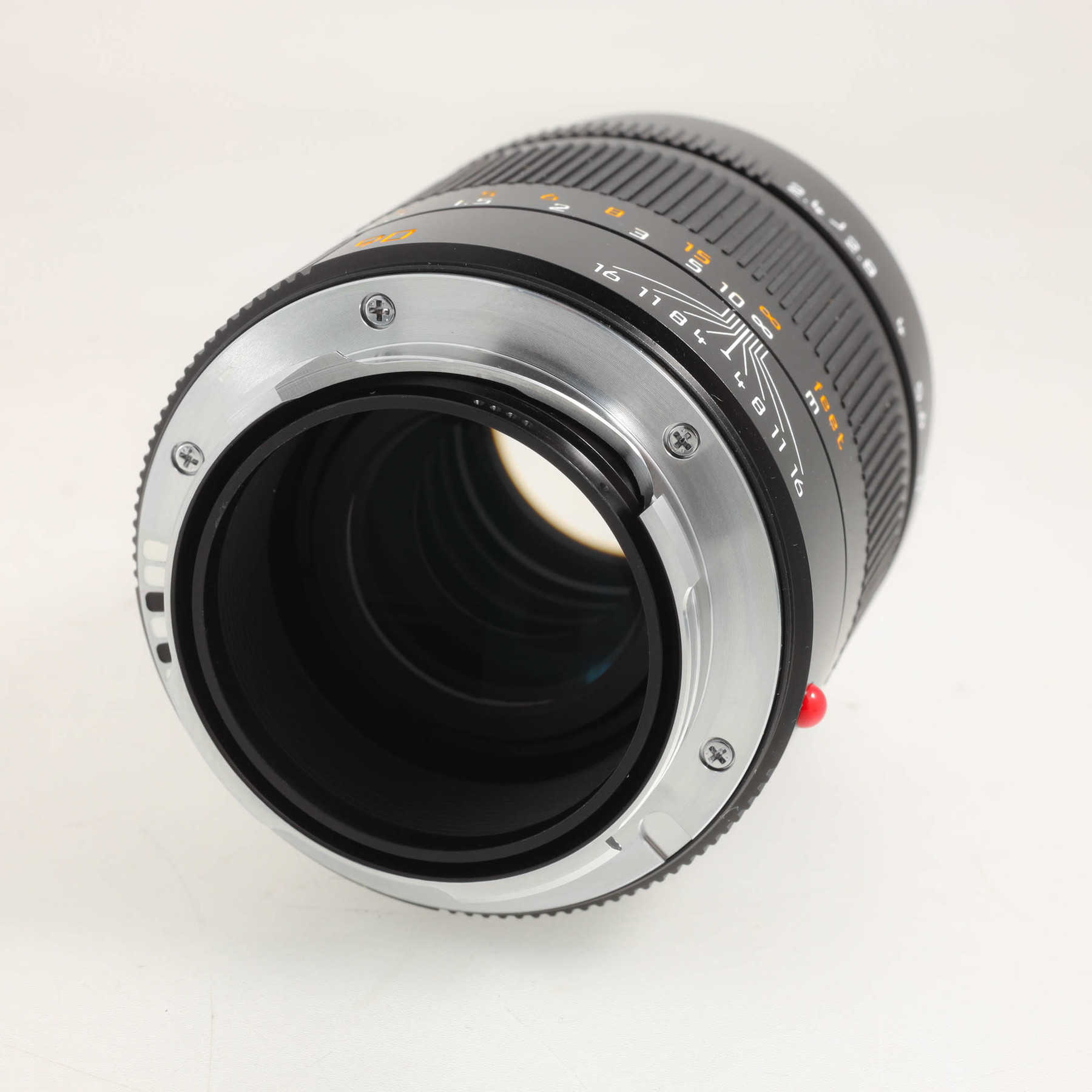 Leica 90mm f/2.4 Summarit-M black Leica 90mm f/2.4 Summarit-M black