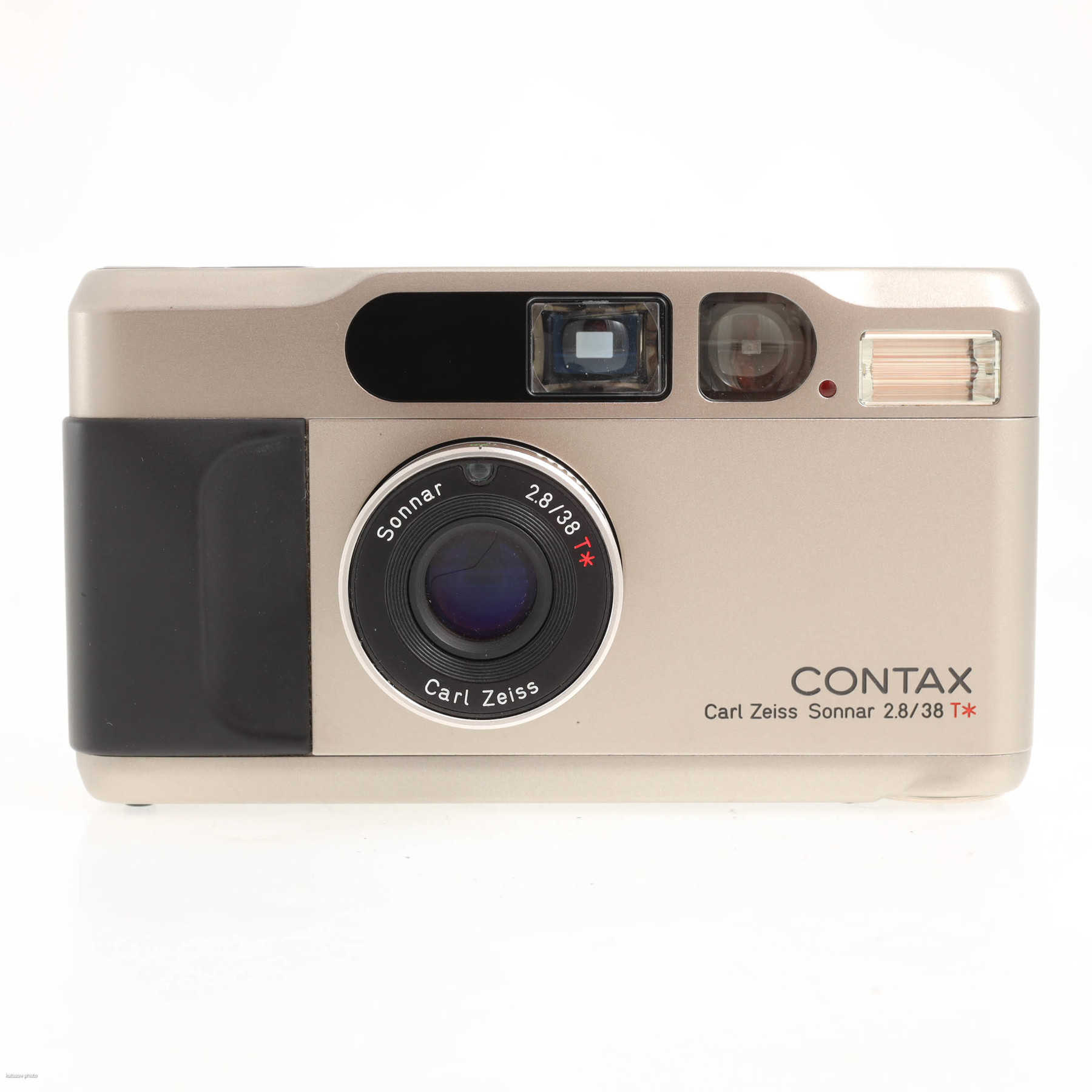 Contax T2 (Sonnar 38mm f/2.8 T*) Contax T2 (Sonnar 38mm f/2.8 T*)