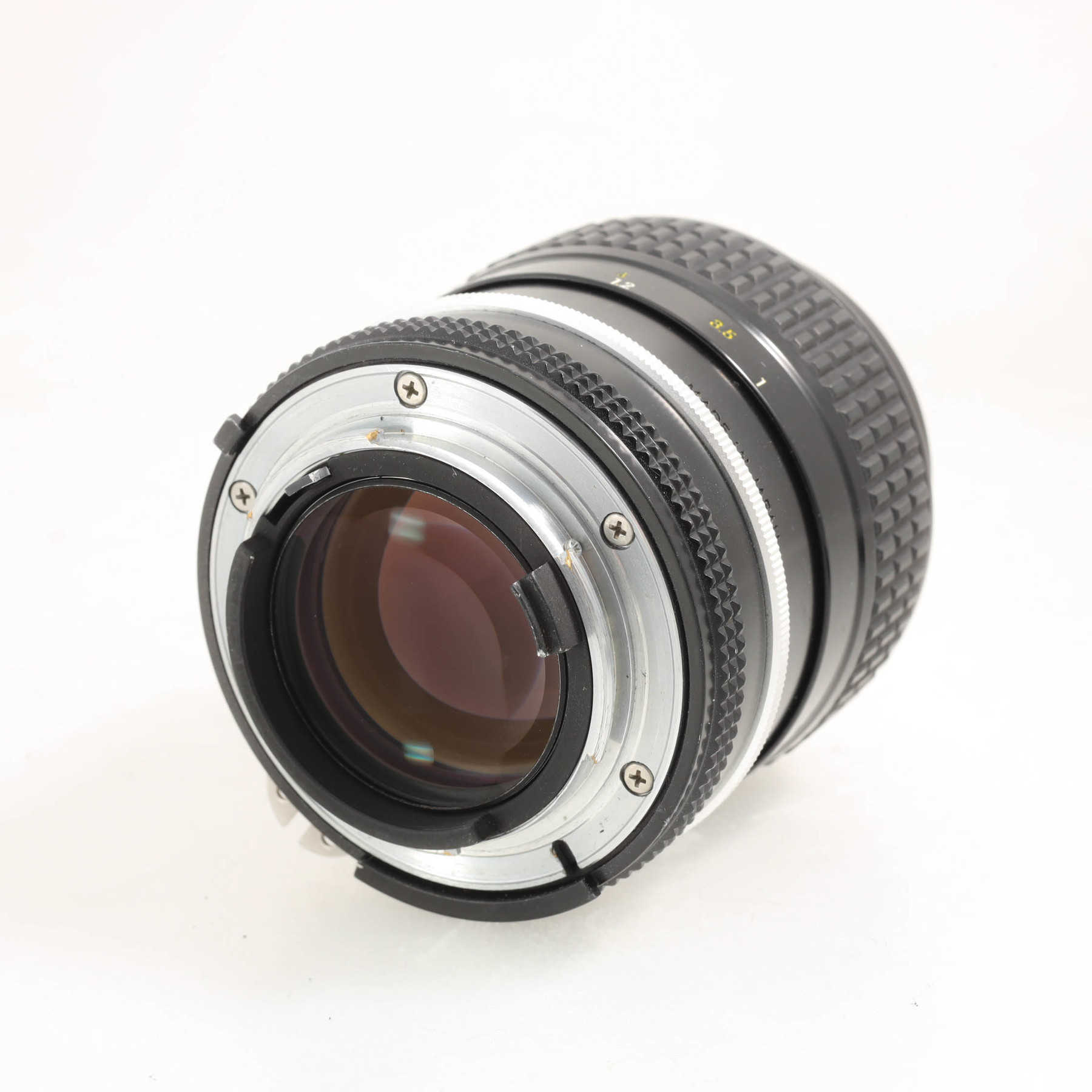 Nikon Ai Nikkor 105mm f/2.5 Nikon Ai Nikkor 105mm f/2.5