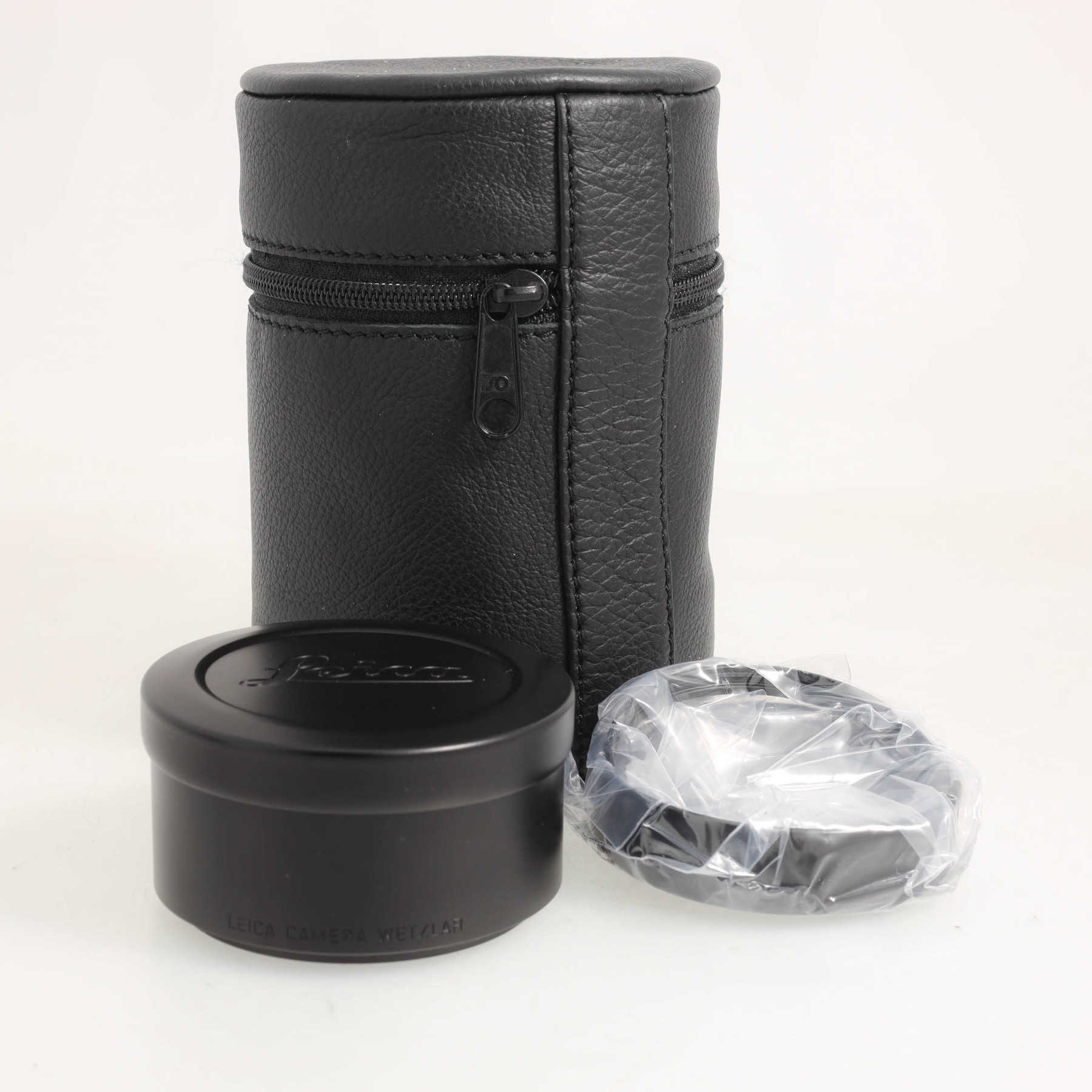 Leica 90mm f/2.4 Summarit-M black Leica 90mm f/2.4 Summarit-M black