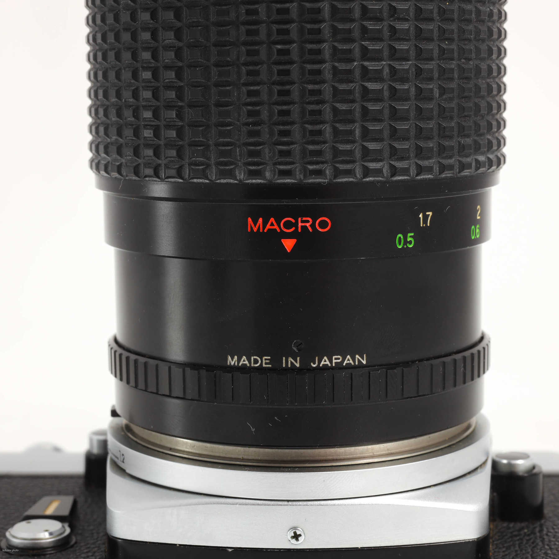 Nikon Nikkormat EL с объективом 28-100mm f/3.5-5.5 Fotomat Series 35 MC Nikon Nikkormat EL с объективом 28-100mm f/3.5-5.5 Fotomat Series 35 MC