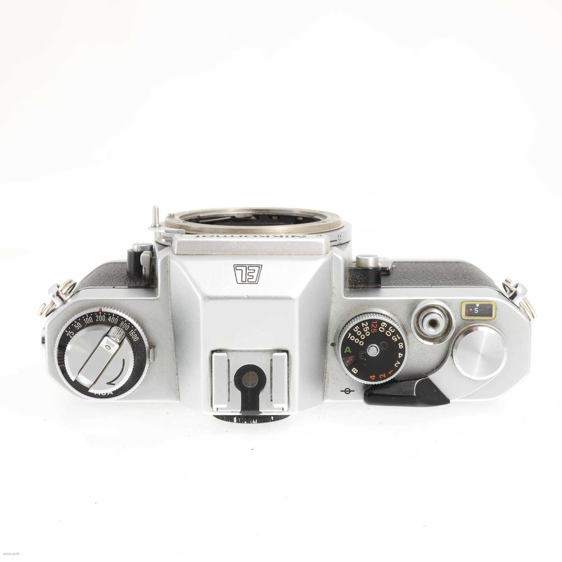 Nikon Nikkormat EL с объективом 28-100mm f/3.5-5.5 Fotomat Series 35 MC Nikon Nikkormat EL с объективом 28-100mm f/3.5-5.5 Fotomat Series 35 MC
